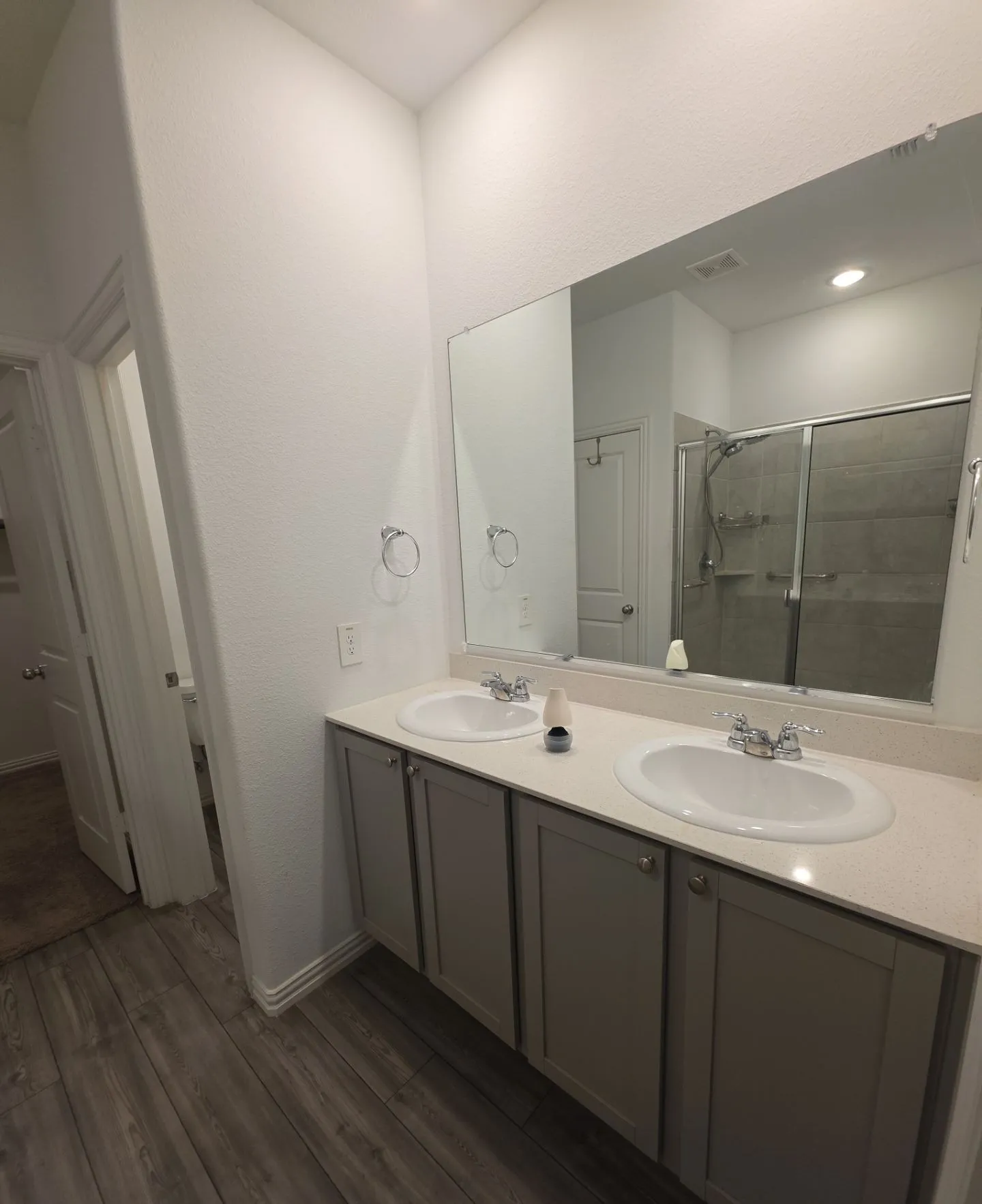 Single Family Residence For Sale in Kaufman County , 3955 Bellingham Lane, Heartland, Texas 75126, 4 Bedroom, 3 Bathroom, 2 Garage spaces, 2,546 Sqft, built in 2022, mls#21396553, Real Estate Agent in Heartland, Homes For Sale in Kaufman county, Homes For Sale in Heartland, Realtor in Heartland Texas, Real Estate Brokerage Independent Realty Texas, Luminita Cordes Realtor