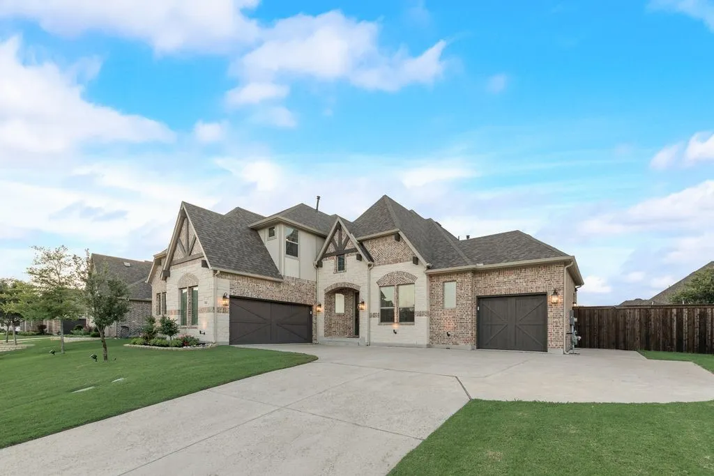 Single Family Residence For Rent in Rockwall County , 1302 Middleton Drive, Rockwall, Texas 75087, 5 Bedroom, 5 Bathroom, 3 Garage spaces, 3,668 Sqft, built in 2021, mls#21396405, Real Estate Agent in Rockwall, Homes For Rent in Rockwall county, Homes For Rent in Rockwall, Realtor in Rockwall Texas, Real Estate Brokerage Independent Realty Texas, Luminita Cordes Realtor