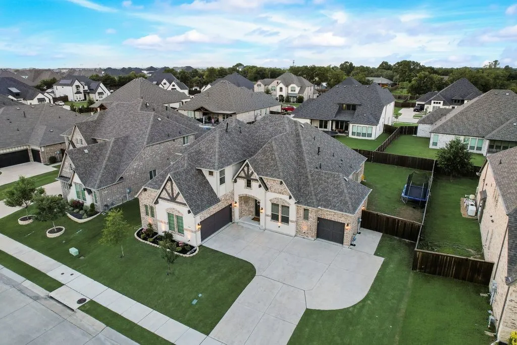 Single Family Residence For Rent in Rockwall County , 1302 Middleton Drive, Rockwall, Texas 75087, 5 Bedroom, 5 Bathroom, 3 Garage spaces, 3,668 Sqft, built in 2021, mls#21396405, Real Estate Agent in Rockwall, Homes For Rent in Rockwall county, Homes For Rent in Rockwall, Realtor in Rockwall Texas, Real Estate Brokerage Independent Realty Texas, Luminita Cordes Realtor