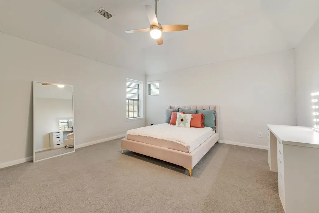 Single Family Residence For Rent in Rockwall County , 1302 Middleton Drive, Rockwall, Texas 75087, 5 Bedroom, 5 Bathroom, 3 Garage spaces, 3,668 Sqft, built in 2021, mls#21396405, Real Estate Agent in Rockwall, Homes For Rent in Rockwall county, Homes For Rent in Rockwall, Realtor in Rockwall Texas, Real Estate Brokerage Independent Realty Texas, Luminita Cordes Realtor