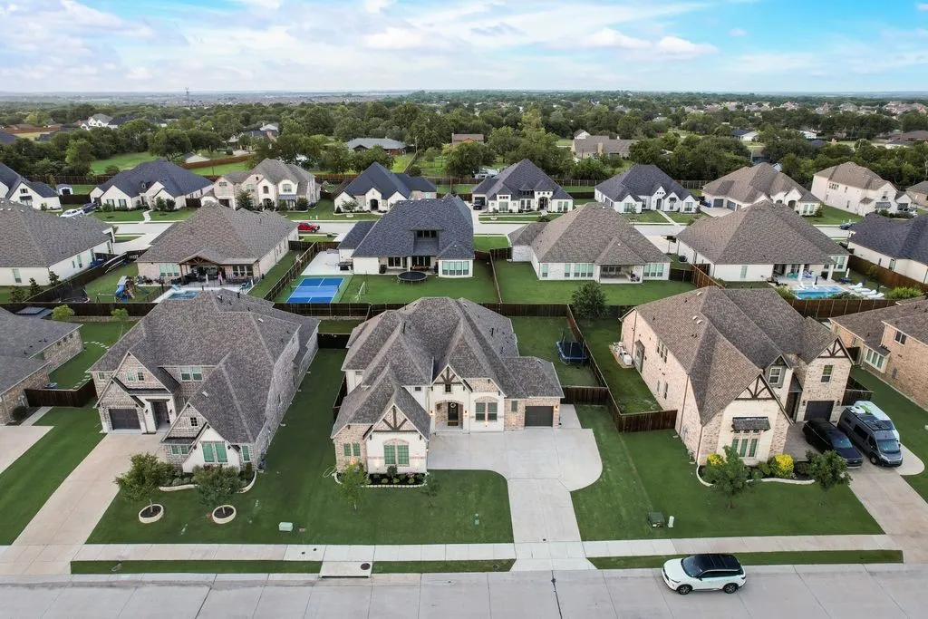 Single Family Residence For Rent in Rockwall County , 1302 Middleton Drive, Rockwall, Texas 75087, 5 Bedroom, 5 Bathroom, 3 Garage spaces, 3,668 Sqft, built in 2021, mls#21396405, Real Estate Agent in Rockwall, Homes For Rent in Rockwall county, Homes For Rent in Rockwall, Realtor in Rockwall Texas, Real Estate Brokerage Independent Realty Texas, Luminita Cordes Realtor