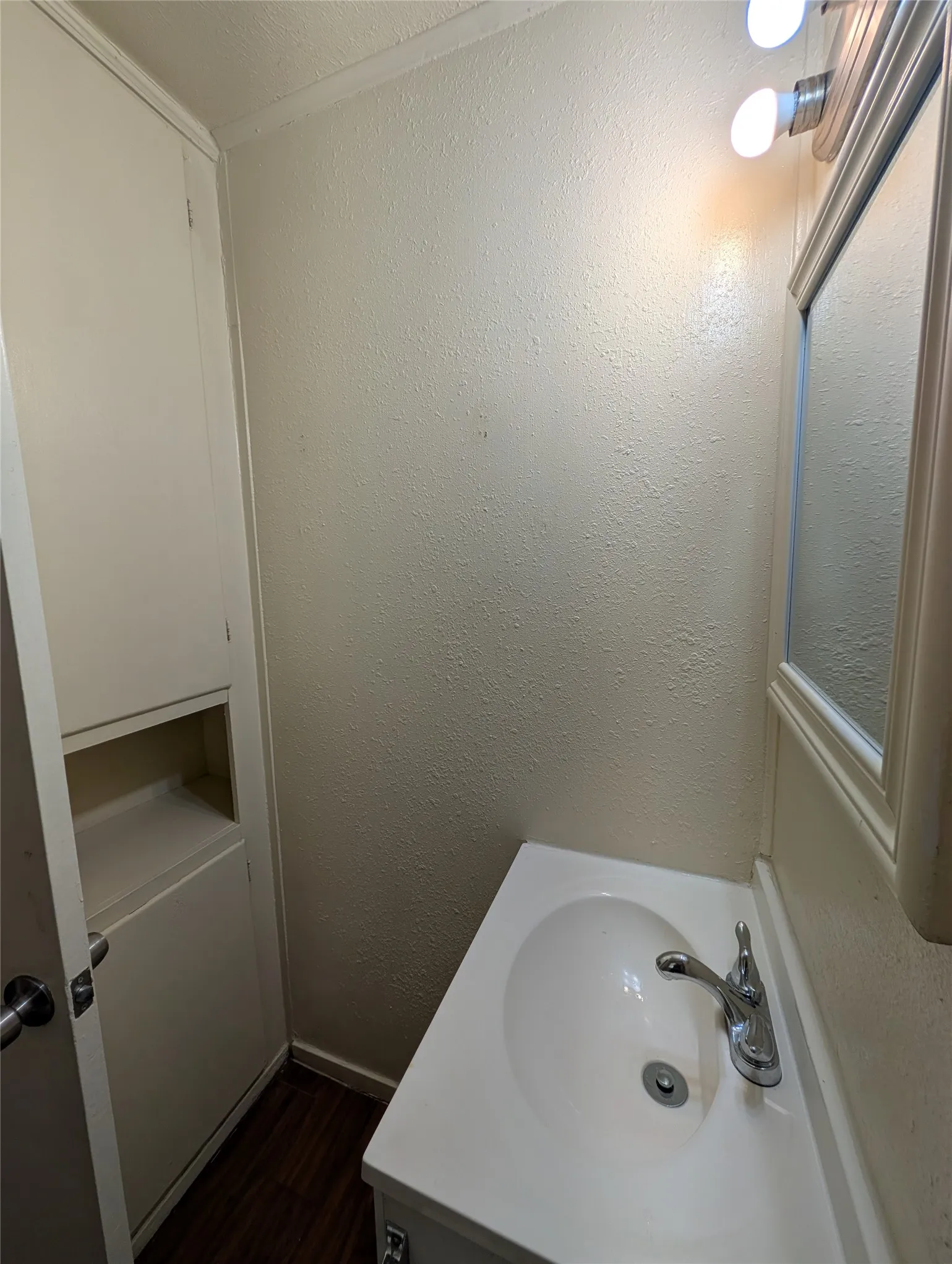 Single Family Residence For Rent in Dallas County , 3827 Black Oak Drive, Dallas, Texas 75241, 3 Bedroom, 1 Bathroom, Garage spaces, 1,475 Sqft, built in 1959, mls#21396578, Real Estate Agent in Dallas, Homes For Rent in Dallas county, Homes For Rent in Dallas, Realtor in Dallas Texas, Real Estate Brokerage Independent Realty Texas, Luminita Cordes Realtor