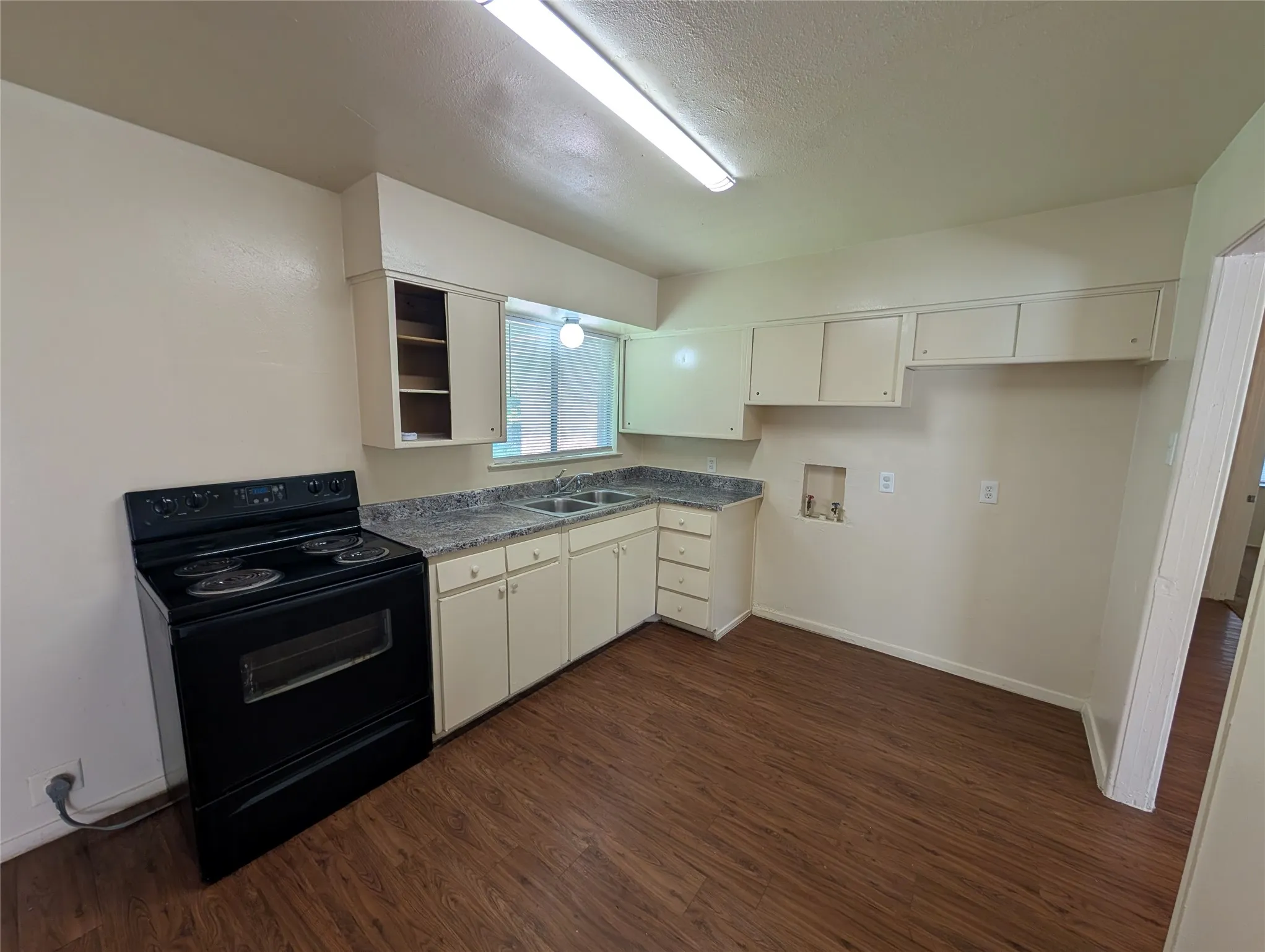 Single Family Residence For Rent in Dallas County , 3827 Black Oak Drive, Dallas, Texas 75241, 3 Bedroom, 1 Bathroom, Garage spaces, 1,475 Sqft, built in 1959, mls#21396578, Real Estate Agent in Dallas, Homes For Rent in Dallas county, Homes For Rent in Dallas, Realtor in Dallas Texas, Real Estate Brokerage Independent Realty Texas, Luminita Cordes Realtor