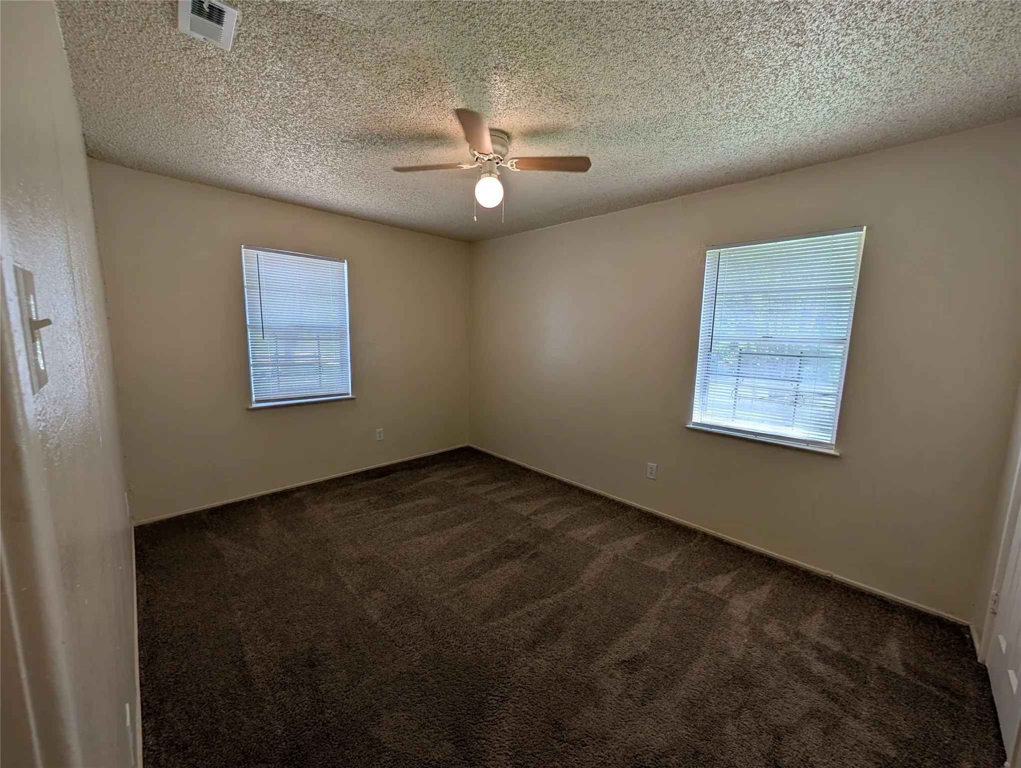 Single Family Residence For Rent in Dallas County , 3827 Black Oak Drive, Dallas, Texas 75241, 3 Bedroom, 1 Bathroom, Garage spaces, 1,475 Sqft, built in 1959, mls#21396578, Real Estate Agent in Dallas, Homes For Rent in Dallas county, Homes For Rent in Dallas, Realtor in Dallas Texas, Real Estate Brokerage Independent Realty Texas, Luminita Cordes Realtor