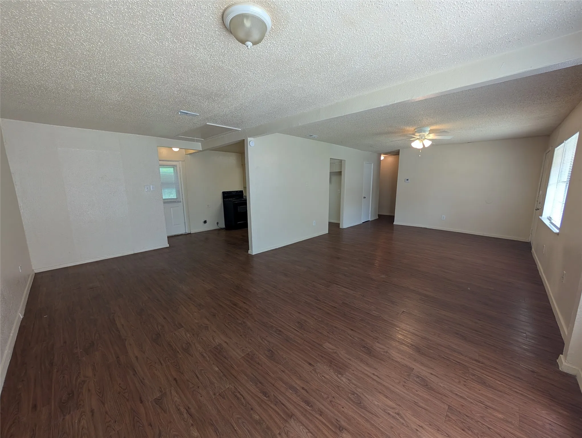 Single Family Residence For Rent in Dallas County , 3827 Black Oak Drive, Dallas, Texas 75241, 3 Bedroom, 1 Bathroom, Garage spaces, 1,475 Sqft, built in 1959, mls#21396578, Real Estate Agent in Dallas, Homes For Rent in Dallas county, Homes For Rent in Dallas, Realtor in Dallas Texas, Real Estate Brokerage Independent Realty Texas, Luminita Cordes Realtor