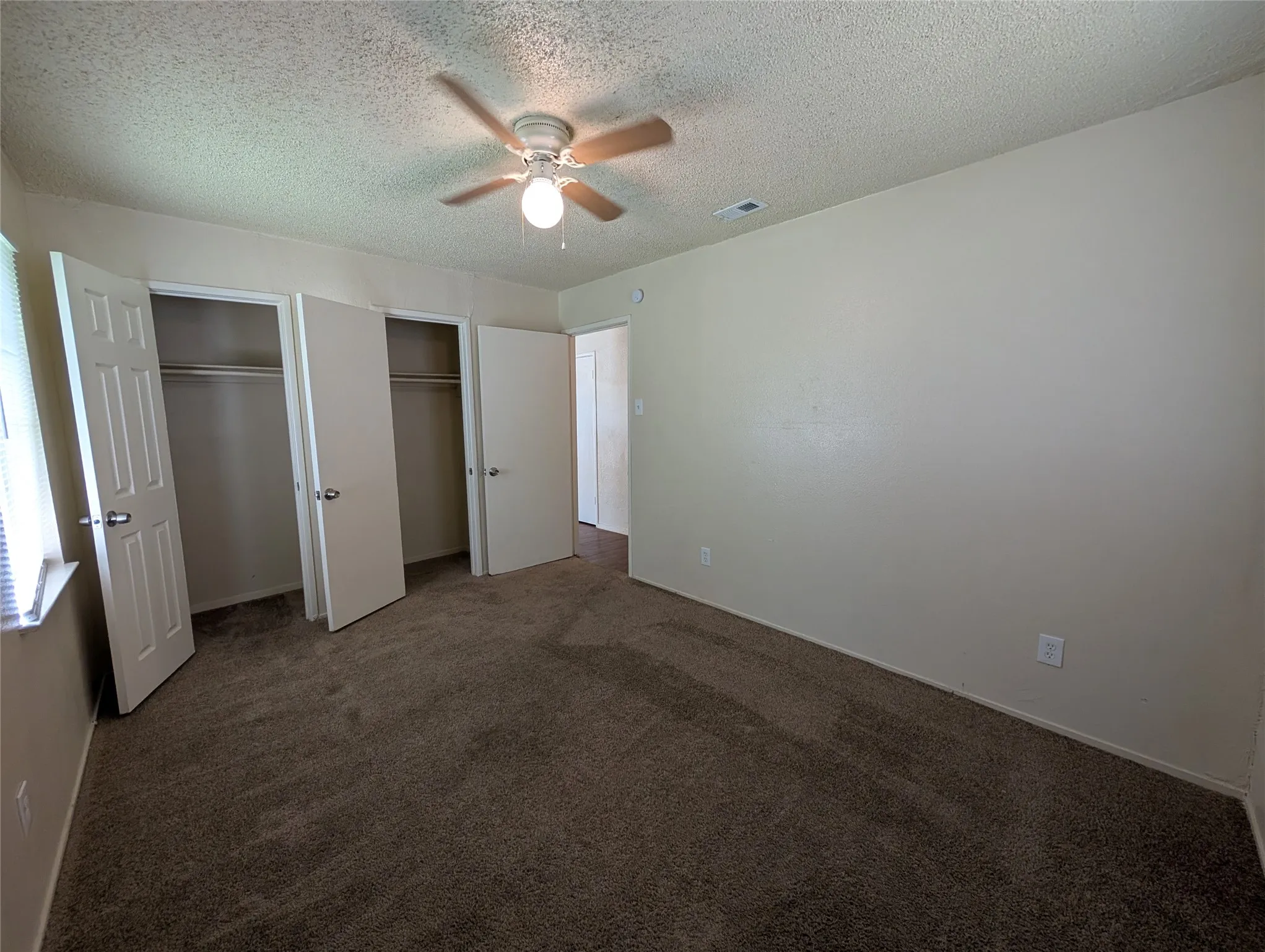 Single Family Residence For Rent in Dallas County , 3827 Black Oak Drive, Dallas, Texas 75241, 3 Bedroom, 1 Bathroom, Garage spaces, 1,475 Sqft, built in 1959, mls#21396578, Real Estate Agent in Dallas, Homes For Rent in Dallas county, Homes For Rent in Dallas, Realtor in Dallas Texas, Real Estate Brokerage Independent Realty Texas, Luminita Cordes Realtor