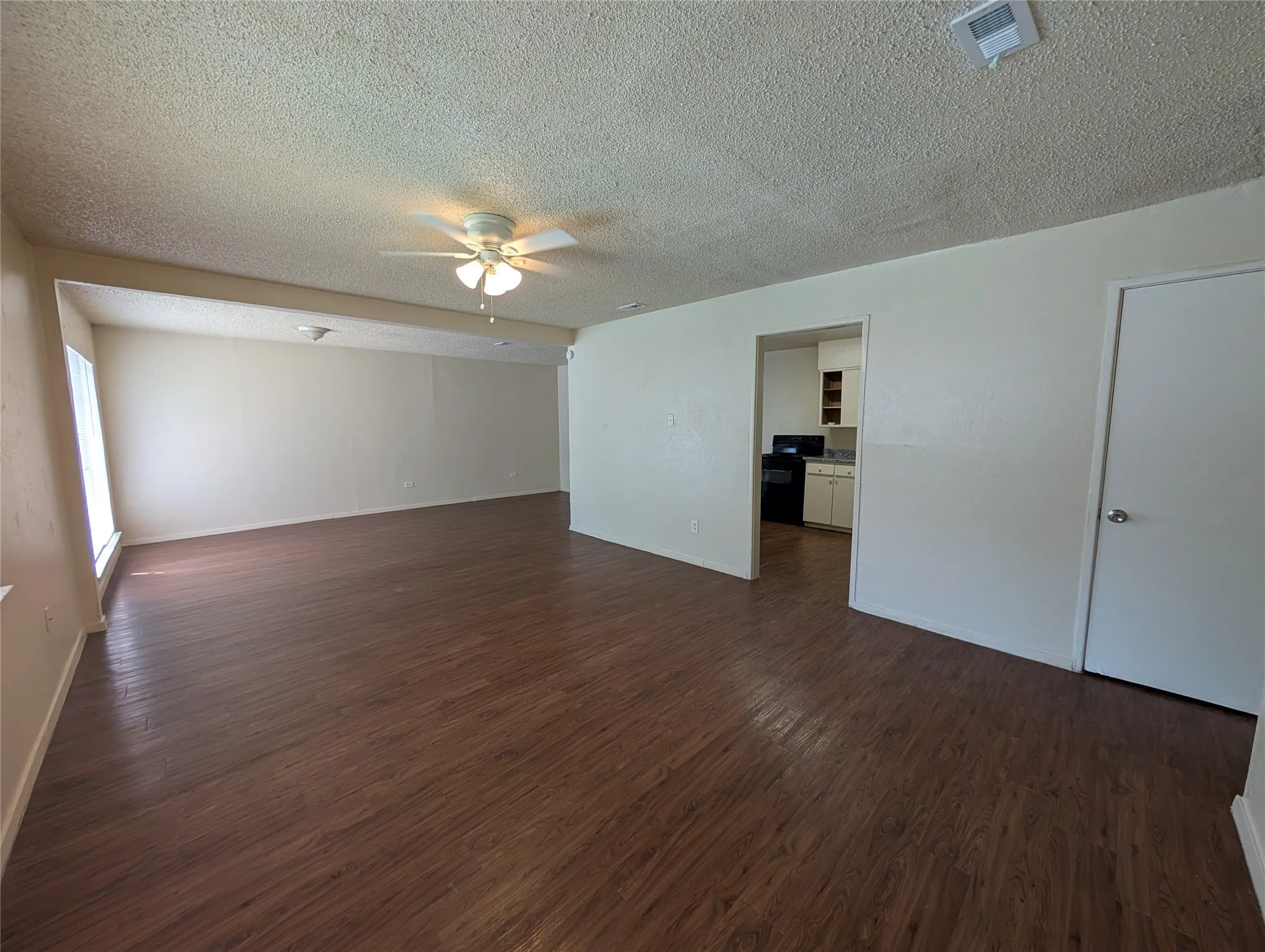 Single Family Residence For Rent in Dallas County , 3827 Black Oak Drive, Dallas, Texas 75241, 3 Bedroom, 1 Bathroom, Garage spaces, 1,475 Sqft, built in 1959, mls#21396578, Real Estate Agent in Dallas, Homes For Rent in Dallas county, Homes For Rent in Dallas, Realtor in Dallas Texas, Real Estate Brokerage Independent Realty Texas, Luminita Cordes Realtor