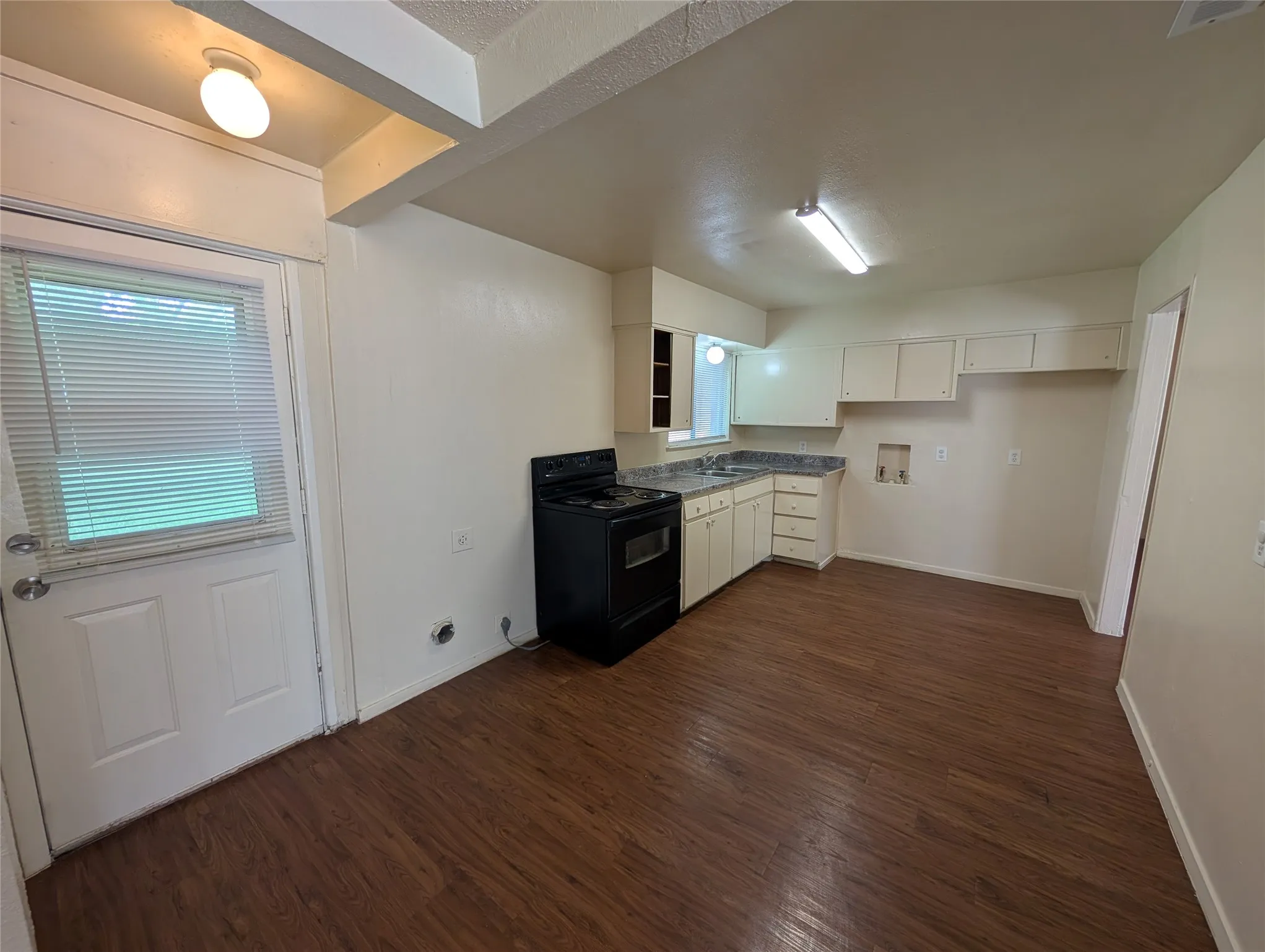 Single Family Residence For Rent in Dallas County , 3827 Black Oak Drive, Dallas, Texas 75241, 3 Bedroom, 1 Bathroom, Garage spaces, 1,475 Sqft, built in 1959, mls#21396578, Real Estate Agent in Dallas, Homes For Rent in Dallas county, Homes For Rent in Dallas, Realtor in Dallas Texas, Real Estate Brokerage Independent Realty Texas, Luminita Cordes Realtor