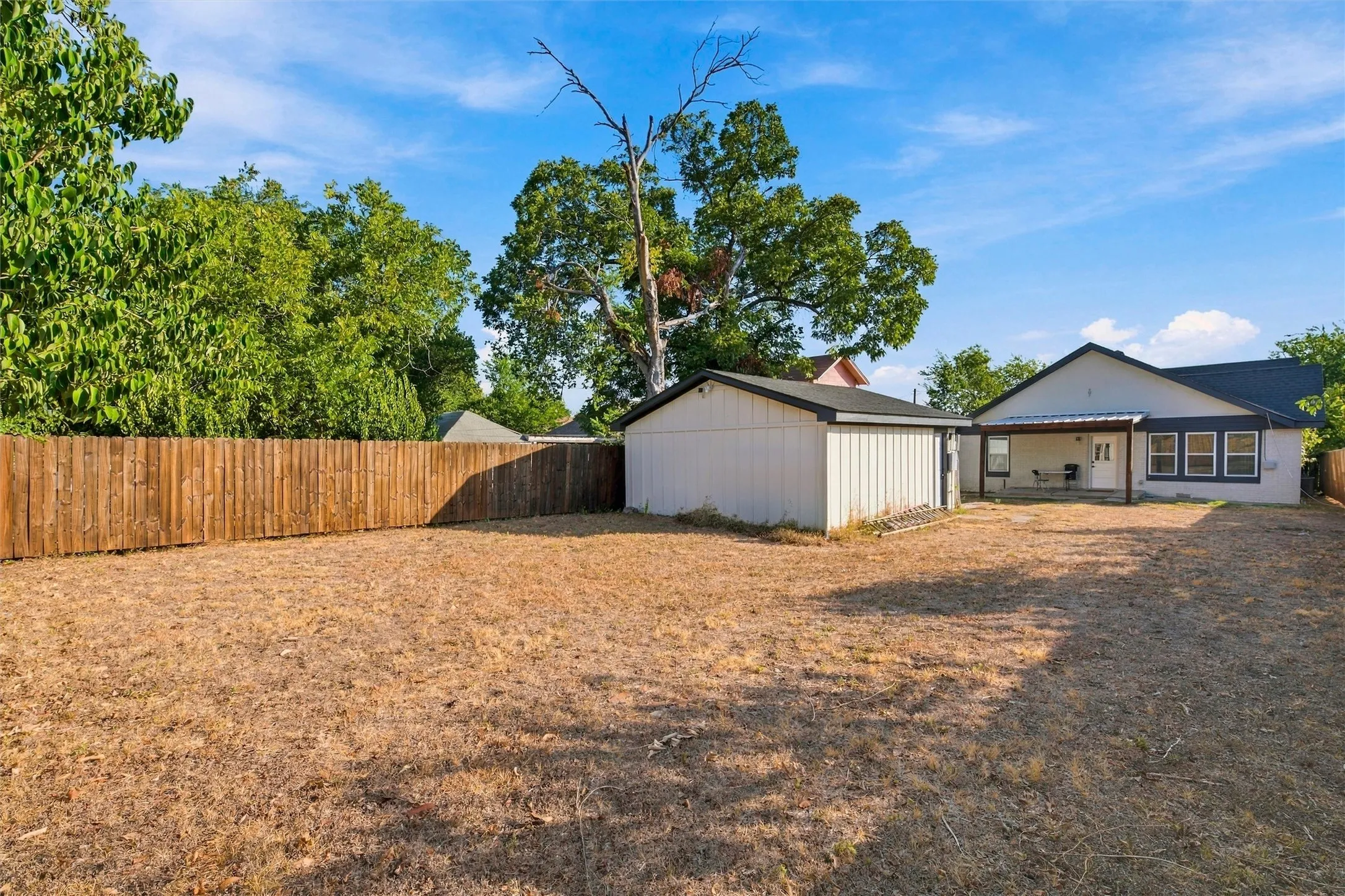 Single Family Residence For Sale in Mc Lennan County , 1628 N 15th Street, Waco, Texas 76707, 3 Bedroom, 2 Bathroom, Garage spaces, 1,506 Sqft, built in 1928, mls#21385591, Real Estate Agent in Waco, Homes For Sale in Mc Lennan county, Homes For Sale in Waco, Realtor in Waco Texas, Real Estate Brokerage Independent Realty Texas, Luminita Cordes Realtor