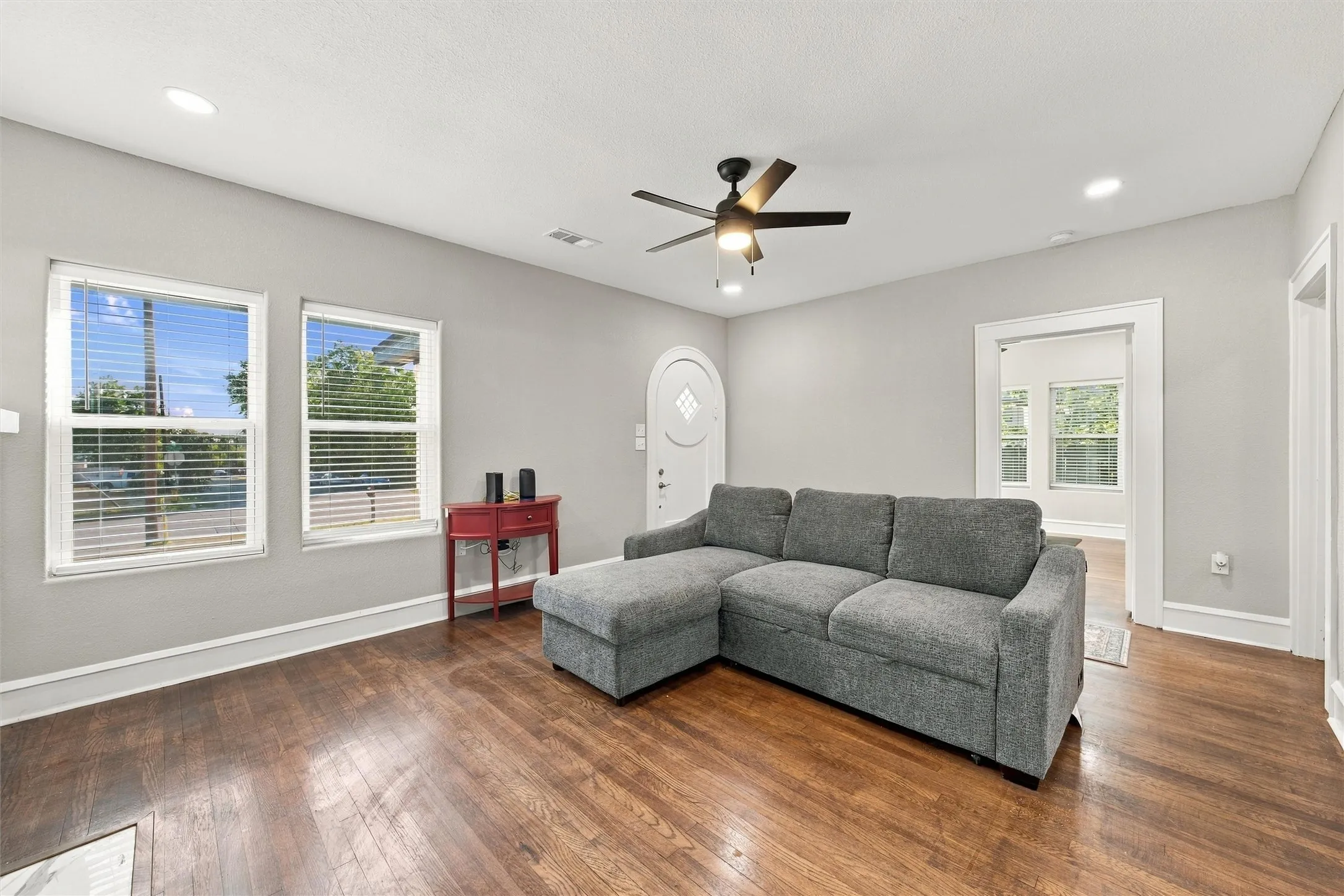 Single Family Residence For Sale in Mc Lennan County , 1628 N 15th Street, Waco, Texas 76707, 3 Bedroom, 2 Bathroom, Garage spaces, 1,506 Sqft, built in 1928, mls#21385591, Real Estate Agent in Waco, Homes For Sale in Mc Lennan county, Homes For Sale in Waco, Realtor in Waco Texas, Real Estate Brokerage Independent Realty Texas, Luminita Cordes Realtor
