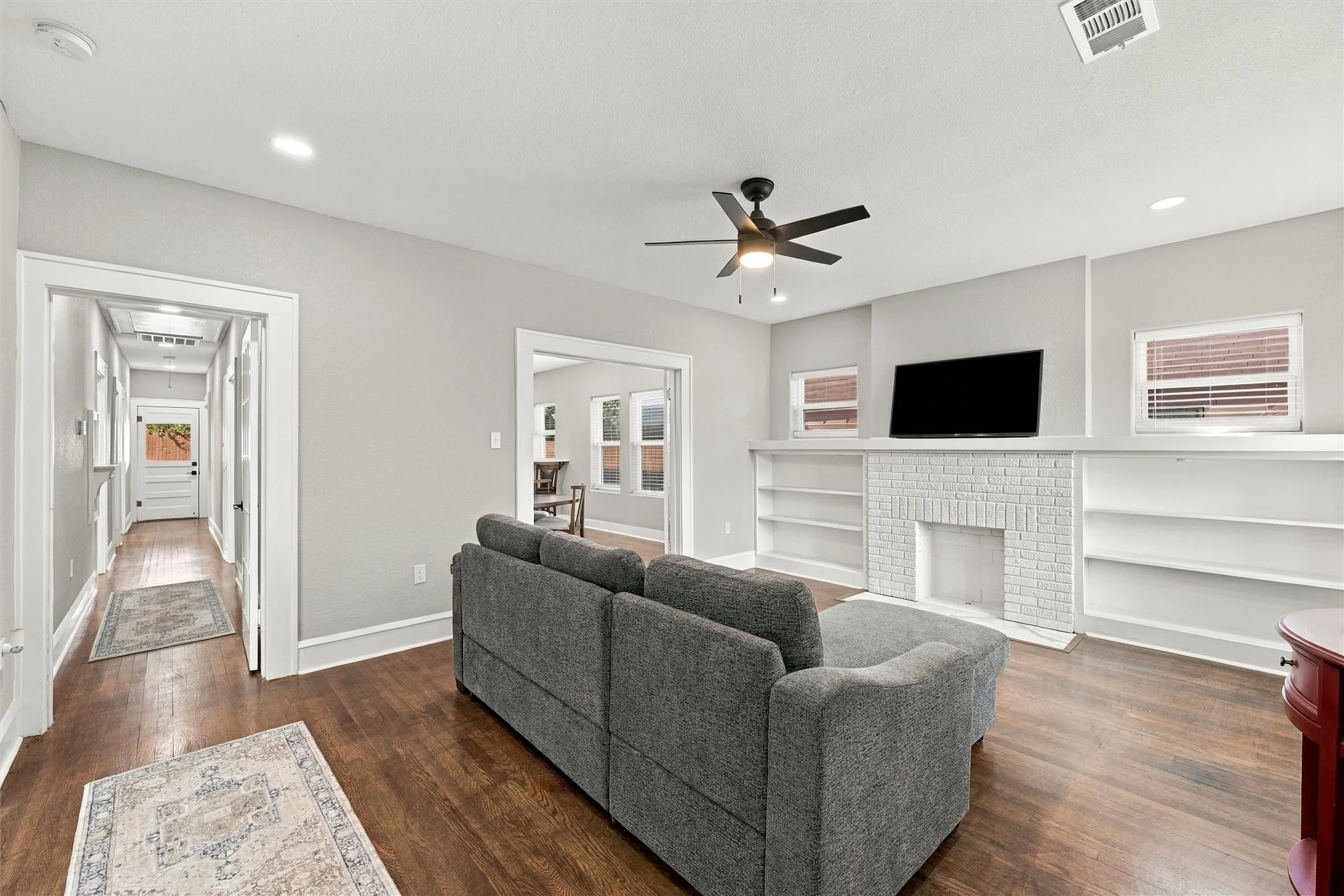 Single Family Residence For Sale in Mc Lennan County , 1628 N 15th Street, Waco, Texas 76707, 3 Bedroom, 2 Bathroom, Garage spaces, 1,506 Sqft, built in 1928, mls#21385591, Real Estate Agent in Waco, Homes For Sale in Mc Lennan county, Homes For Sale in Waco, Realtor in Waco Texas, Real Estate Brokerage Independent Realty Texas, Luminita Cordes Realtor