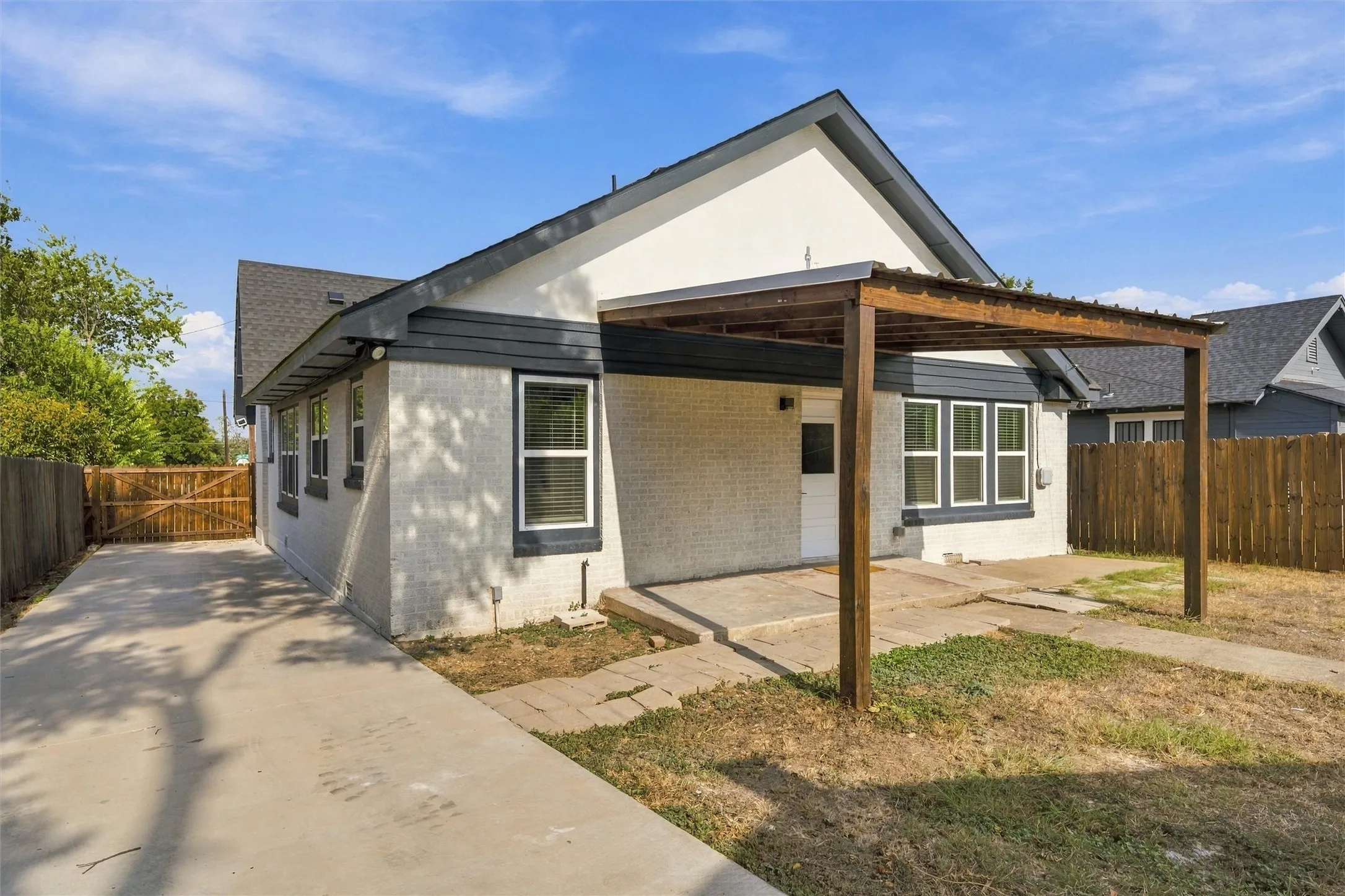 Single Family Residence For Sale in Mc Lennan County , 1628 N 15th Street, Waco, Texas 76707, 3 Bedroom, 2 Bathroom, Garage spaces, 1,506 Sqft, built in 1928, mls#21385591, Real Estate Agent in Waco, Homes For Sale in Mc Lennan county, Homes For Sale in Waco, Realtor in Waco Texas, Real Estate Brokerage Independent Realty Texas, Luminita Cordes Realtor