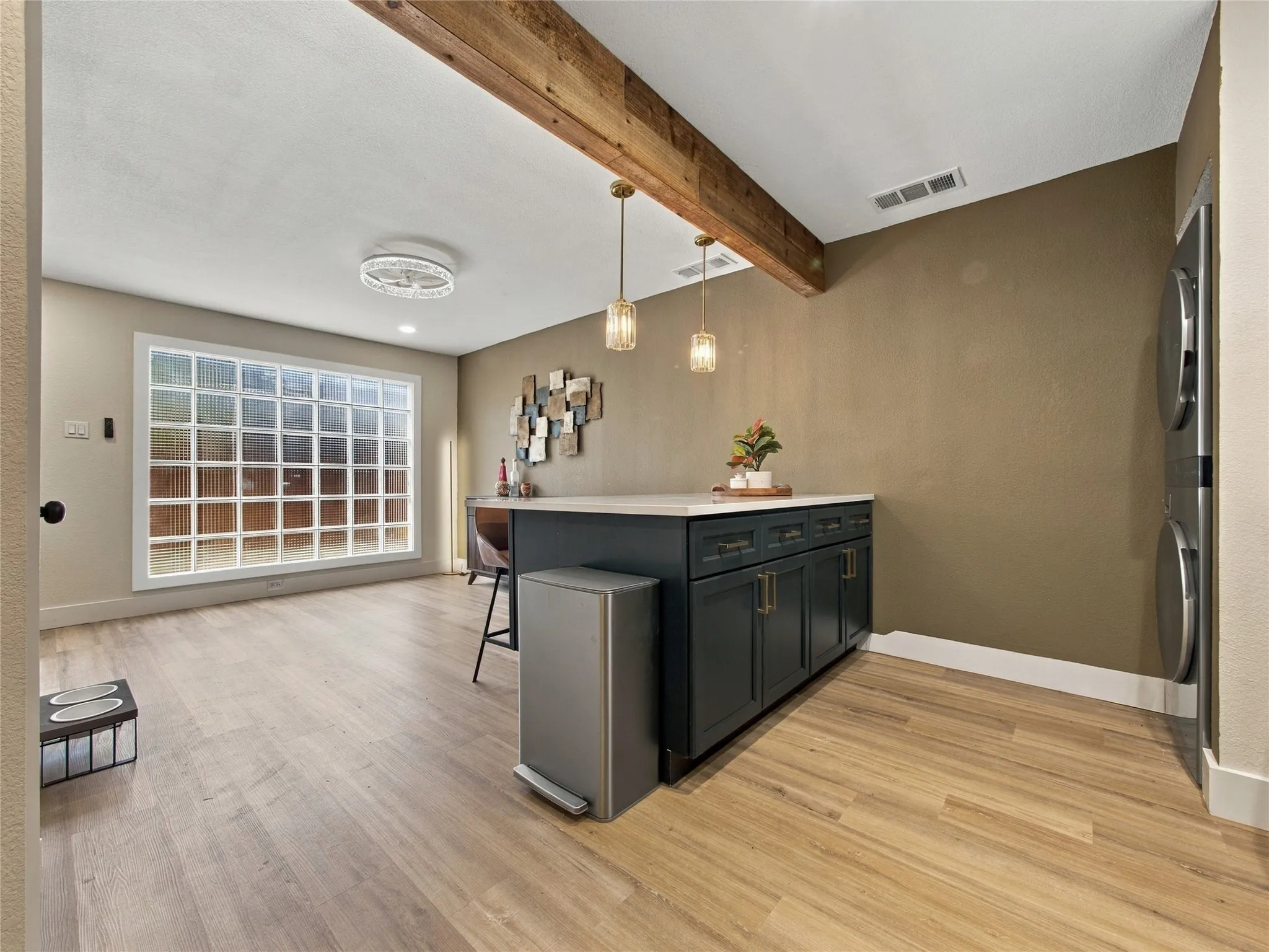 Condominium For Sale in Dallas County , 4414 Buena Vista Street 17, Dallas, Texas 75205, 2 Bedroom, 4 Bathroom, Garage spaces, 1,188 Sqft, built in 1973, mls#21393314, Real Estate Agent in Dallas, Homes For Sale in Dallas county, Homes For Sale in Dallas, Realtor in Dallas Texas, Real Estate Brokerage Independent Realty Texas, Luminita Cordes Realtor