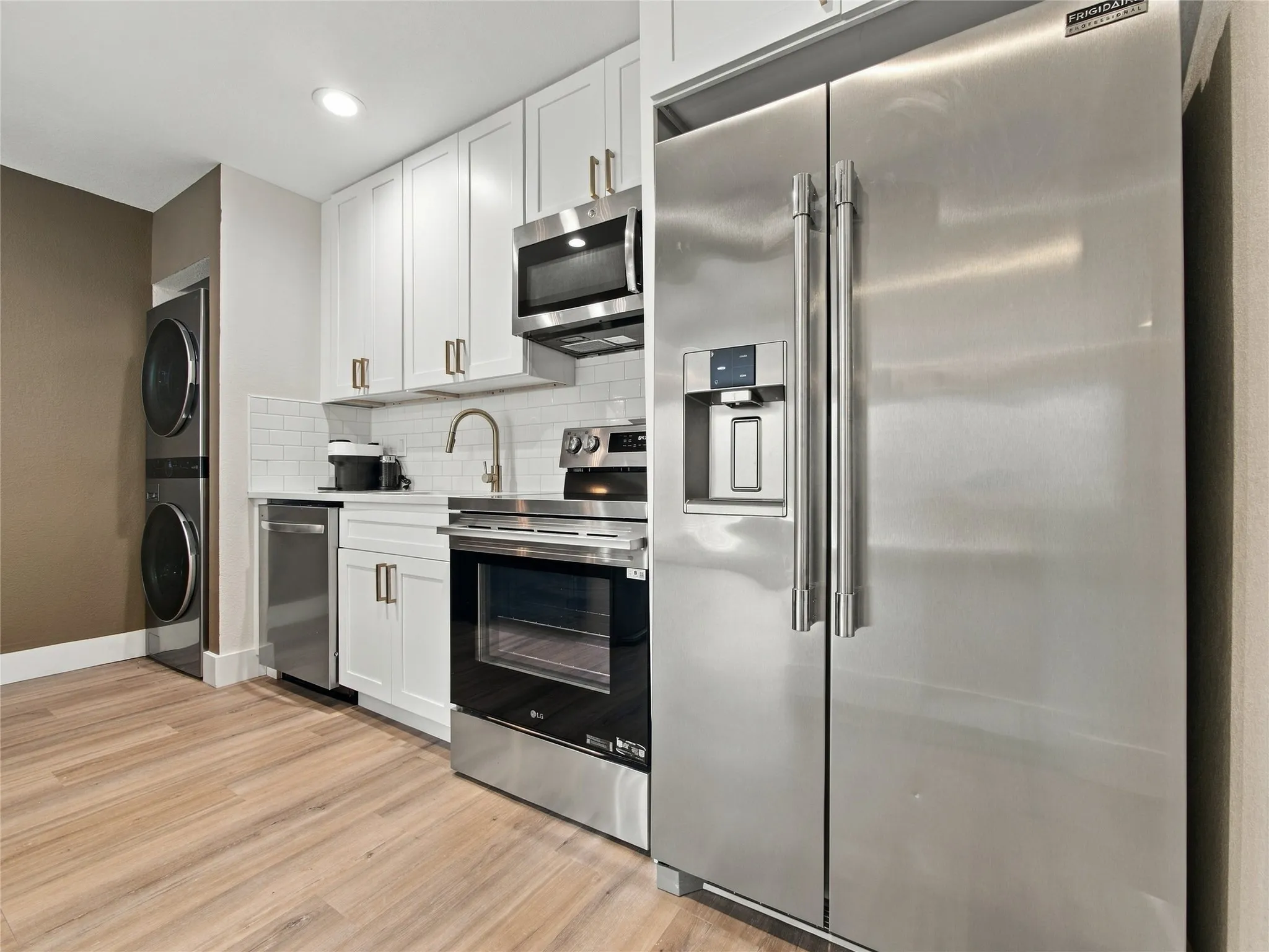 Condominium For Sale in Dallas County , 4414 Buena Vista Street 17, Dallas, Texas 75205, 2 Bedroom, 4 Bathroom, Garage spaces, 1,188 Sqft, built in 1973, mls#21393314, Real Estate Agent in Dallas, Homes For Sale in Dallas county, Homes For Sale in Dallas, Realtor in Dallas Texas, Real Estate Brokerage Independent Realty Texas, Luminita Cordes Realtor