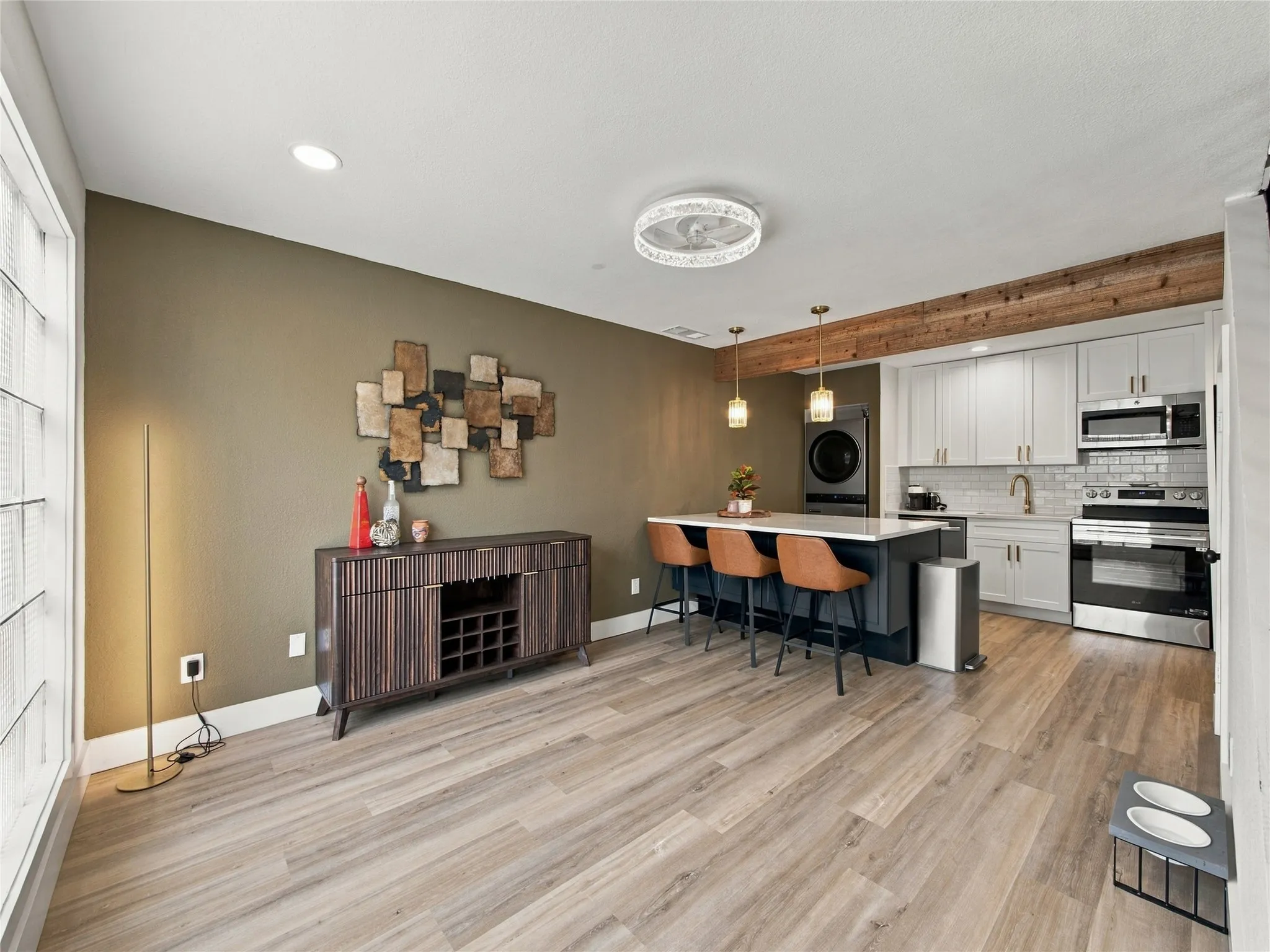 Condominium For Sale in Dallas County , 4414 Buena Vista Street 17, Dallas, Texas 75205, 2 Bedroom, 4 Bathroom, Garage spaces, 1,188 Sqft, built in 1973, mls#21393314, Real Estate Agent in Dallas, Homes For Sale in Dallas county, Homes For Sale in Dallas, Realtor in Dallas Texas, Real Estate Brokerage Independent Realty Texas, Luminita Cordes Realtor