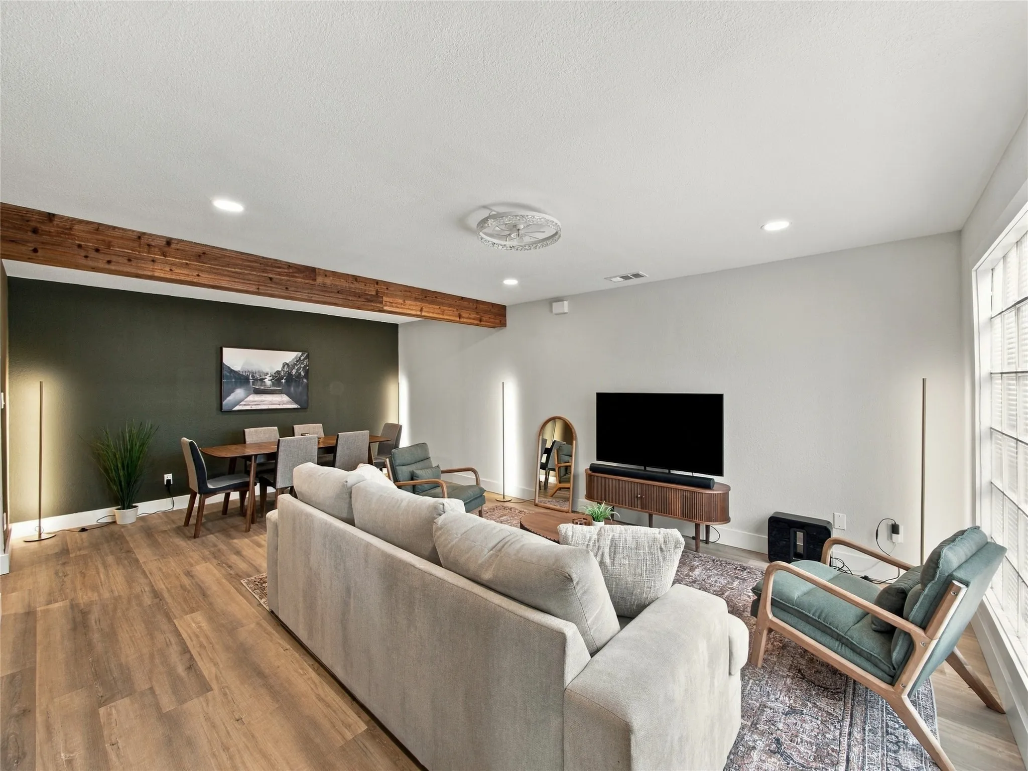 Condominium For Sale in Dallas County , 4414 Buena Vista Street 17, Dallas, Texas 75205, 2 Bedroom, 4 Bathroom, Garage spaces, 1,188 Sqft, built in 1973, mls#21393314, Real Estate Agent in Dallas, Homes For Sale in Dallas county, Homes For Sale in Dallas, Realtor in Dallas Texas, Real Estate Brokerage Independent Realty Texas, Luminita Cordes Realtor
