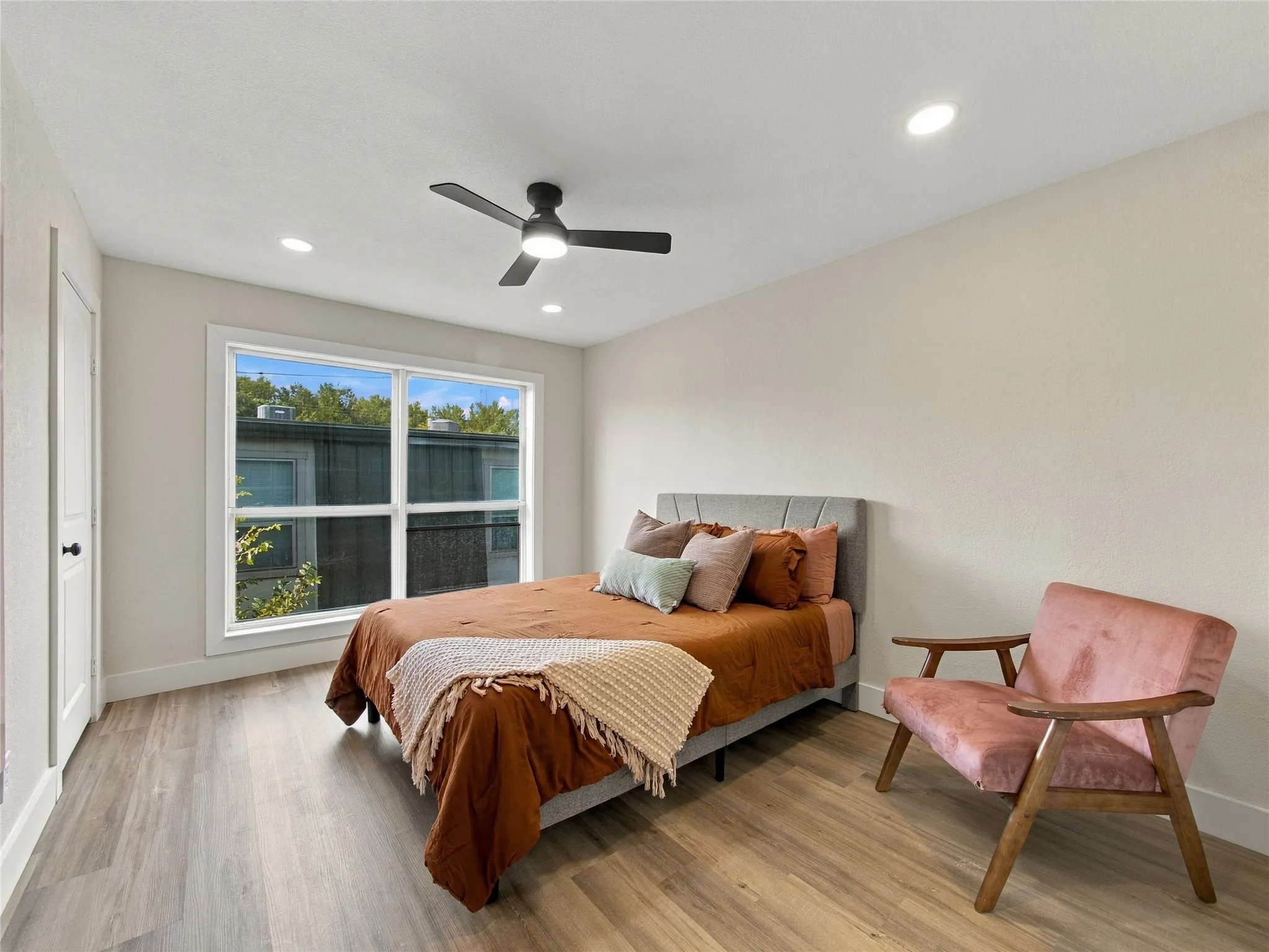 Condominium For Sale in Dallas County , 4414 Buena Vista Street 17, Dallas, Texas 75205, 2 Bedroom, 4 Bathroom, Garage spaces, 1,188 Sqft, built in 1973, mls#21393314, Real Estate Agent in Dallas, Homes For Sale in Dallas county, Homes For Sale in Dallas, Realtor in Dallas Texas, Real Estate Brokerage Independent Realty Texas, Luminita Cordes Realtor