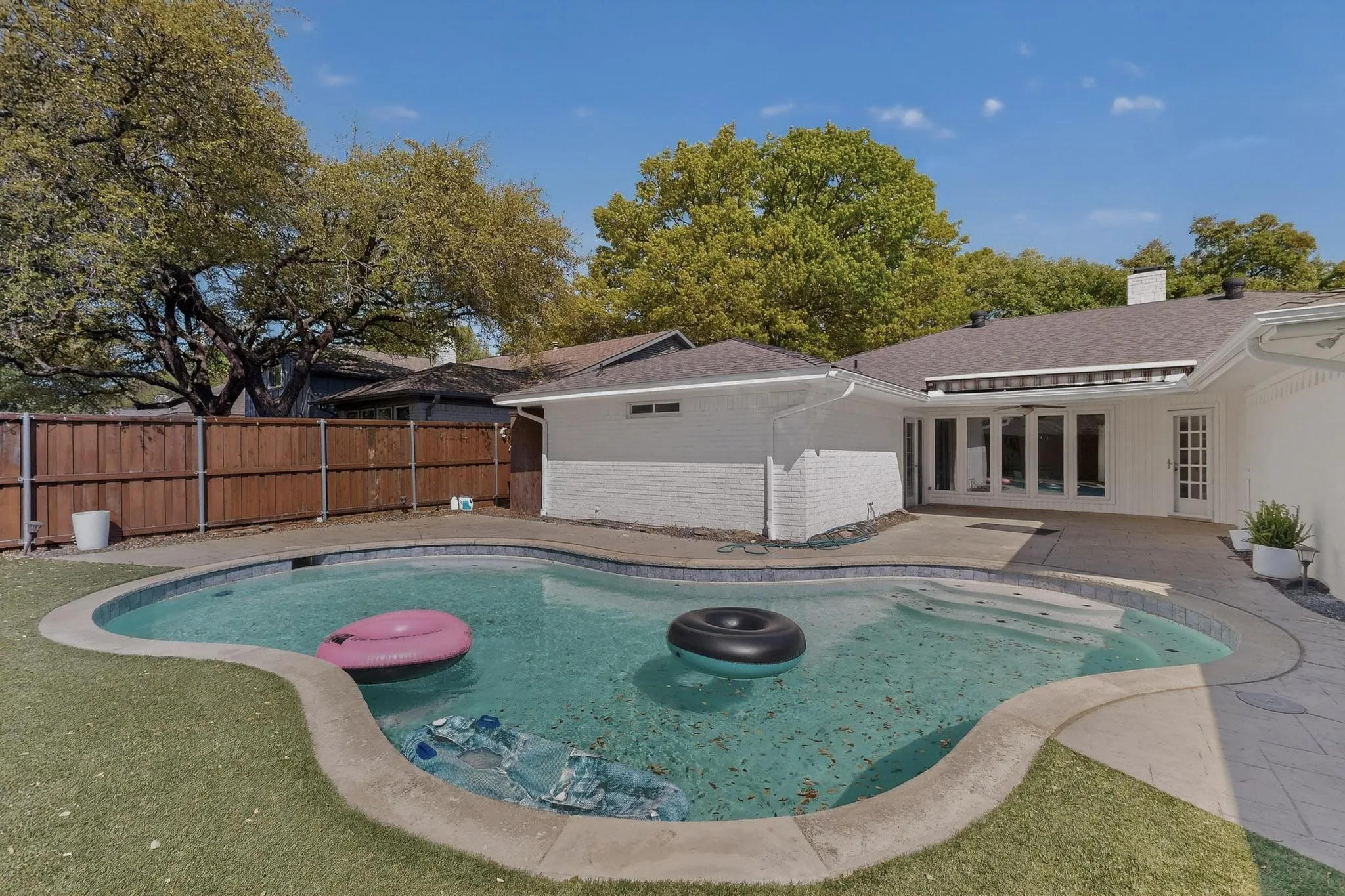Single Family Residence For Sale in Collin County , 2404 Deep Valley Trail, Plano, Texas 75023, 4 Bedroom, 2 Bathroom, 2 Garage spaces, 2,106 Sqft, built in 1976, mls#21396581, Real Estate Agent in Plano, Homes For Sale in Collin county, Homes For Sale in Plano, Realtor in Plano Texas, Real Estate Brokerage Independent Realty Texas, Luminita Cordes Realtor