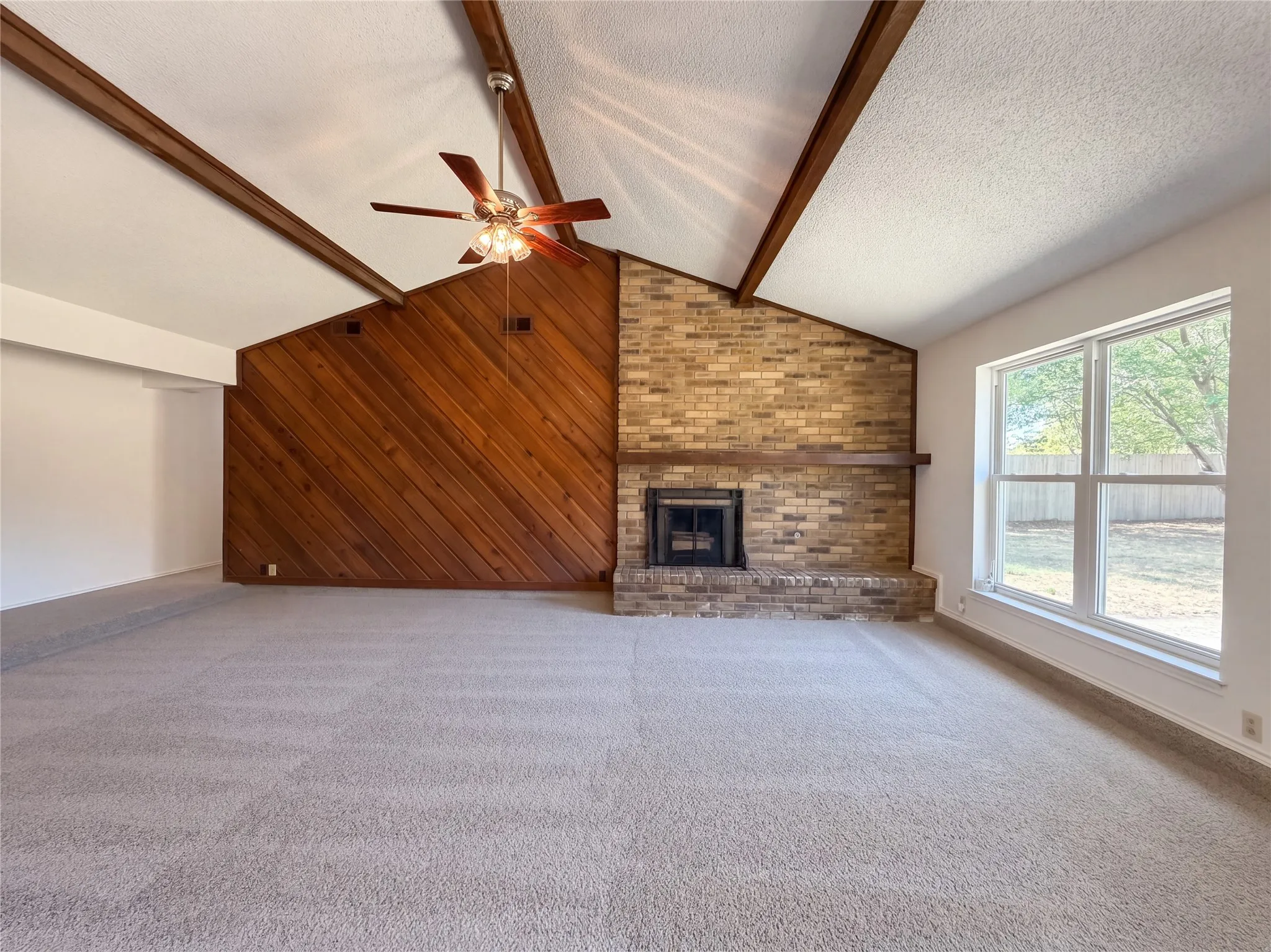 Single Family Residence For Sale in Tarrant County , 3606 Grissom Drive, Arlington, Texas 76016, 3 Bedroom, 2 Bathroom, 2 Garage spaces, 1,634 Sqft, built in 1978, mls#21396248, Real Estate Agent in Arlington, Homes For Sale in Tarrant county, Homes For Sale in Arlington, Realtor in Arlington Texas, Real Estate Brokerage Independent Realty Texas, Luminita Cordes Realtor
