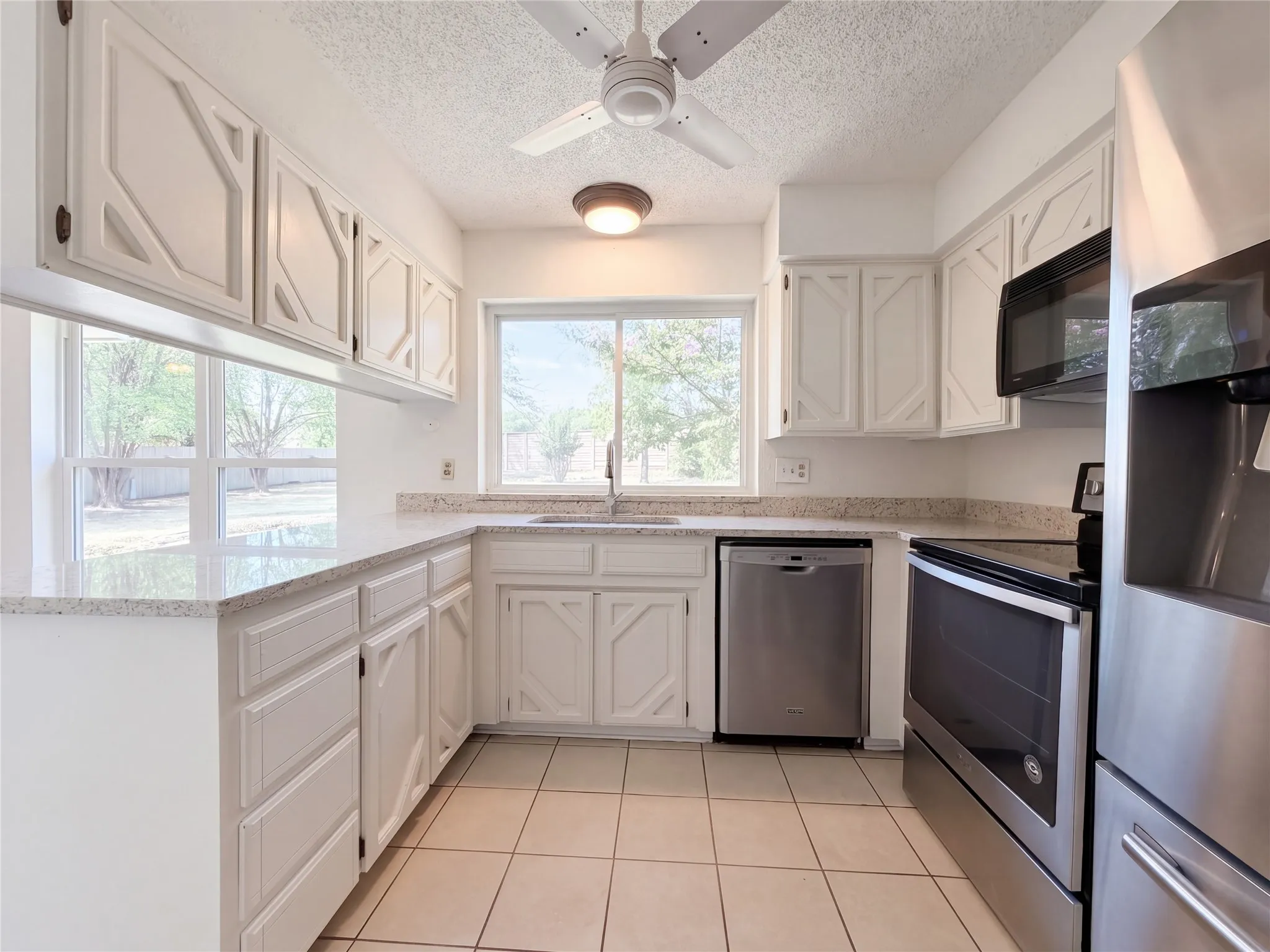 Single Family Residence For Sale in Tarrant County , 3606 Grissom Drive, Arlington, Texas 76016, 3 Bedroom, 2 Bathroom, 2 Garage spaces, 1,634 Sqft, built in 1978, mls#21396248, Real Estate Agent in Arlington, Homes For Sale in Tarrant county, Homes For Sale in Arlington, Realtor in Arlington Texas, Real Estate Brokerage Independent Realty Texas, Luminita Cordes Realtor
