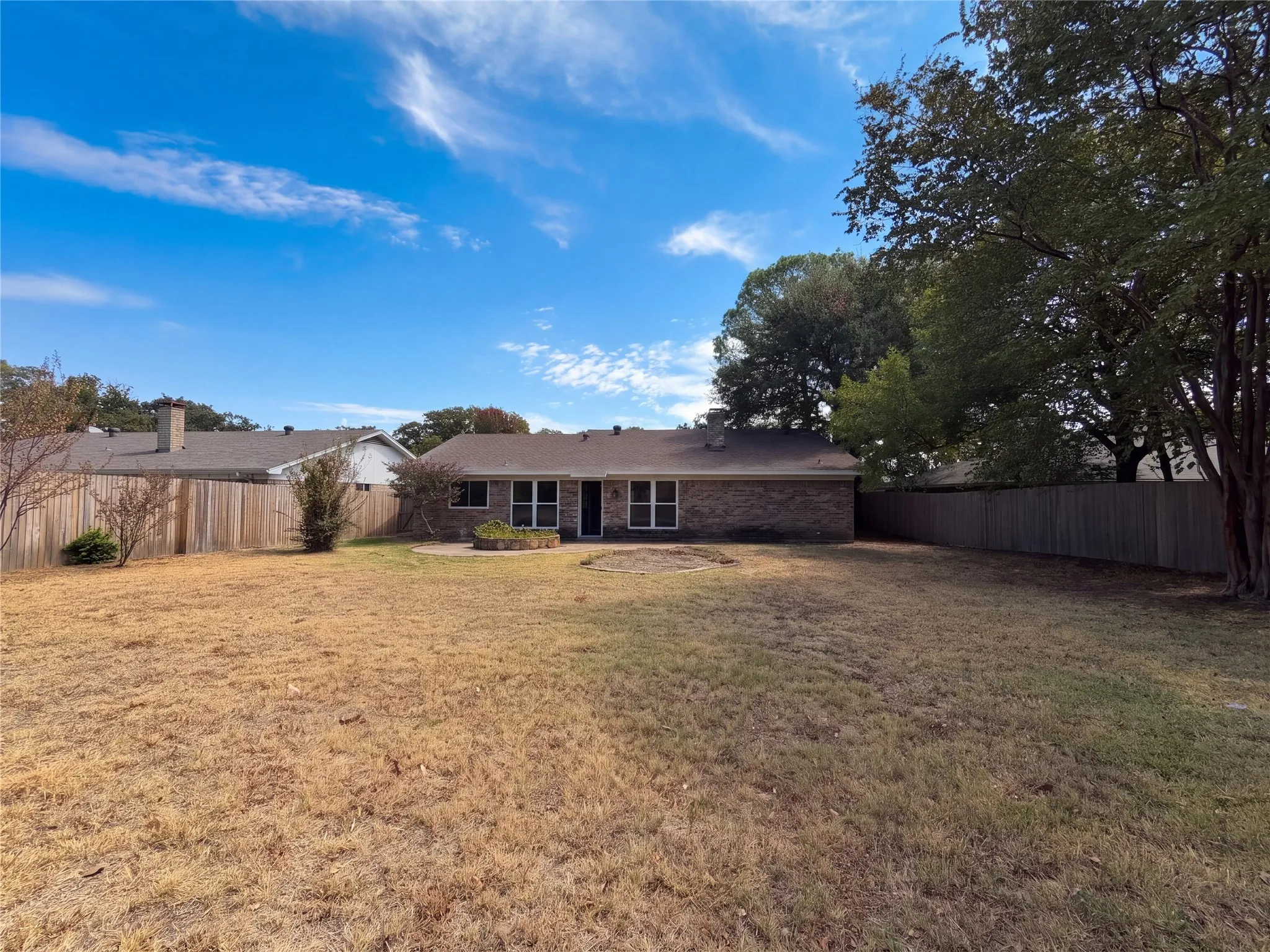 Single Family Residence For Sale in Tarrant County , 3606 Grissom Drive, Arlington, Texas 76016, 3 Bedroom, 2 Bathroom, 2 Garage spaces, 1,634 Sqft, built in 1978, mls#21396248, Real Estate Agent in Arlington, Homes For Sale in Tarrant county, Homes For Sale in Arlington, Realtor in Arlington Texas, Real Estate Brokerage Independent Realty Texas, Luminita Cordes Realtor