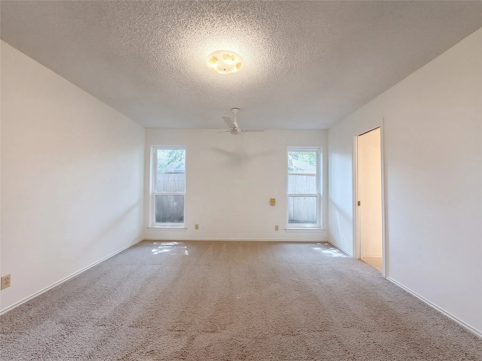 Single Family Residence For Sale in Tarrant County , 3606 Grissom Drive, Arlington, Texas 76016, 3 Bedroom, 2 Bathroom, 2 Garage spaces, 1,634 Sqft, built in 1978, mls#21396248, Real Estate Agent in Arlington, Homes For Sale in Tarrant county, Homes For Sale in Arlington, Realtor in Arlington Texas, Real Estate Brokerage Independent Realty Texas, Luminita Cordes Realtor