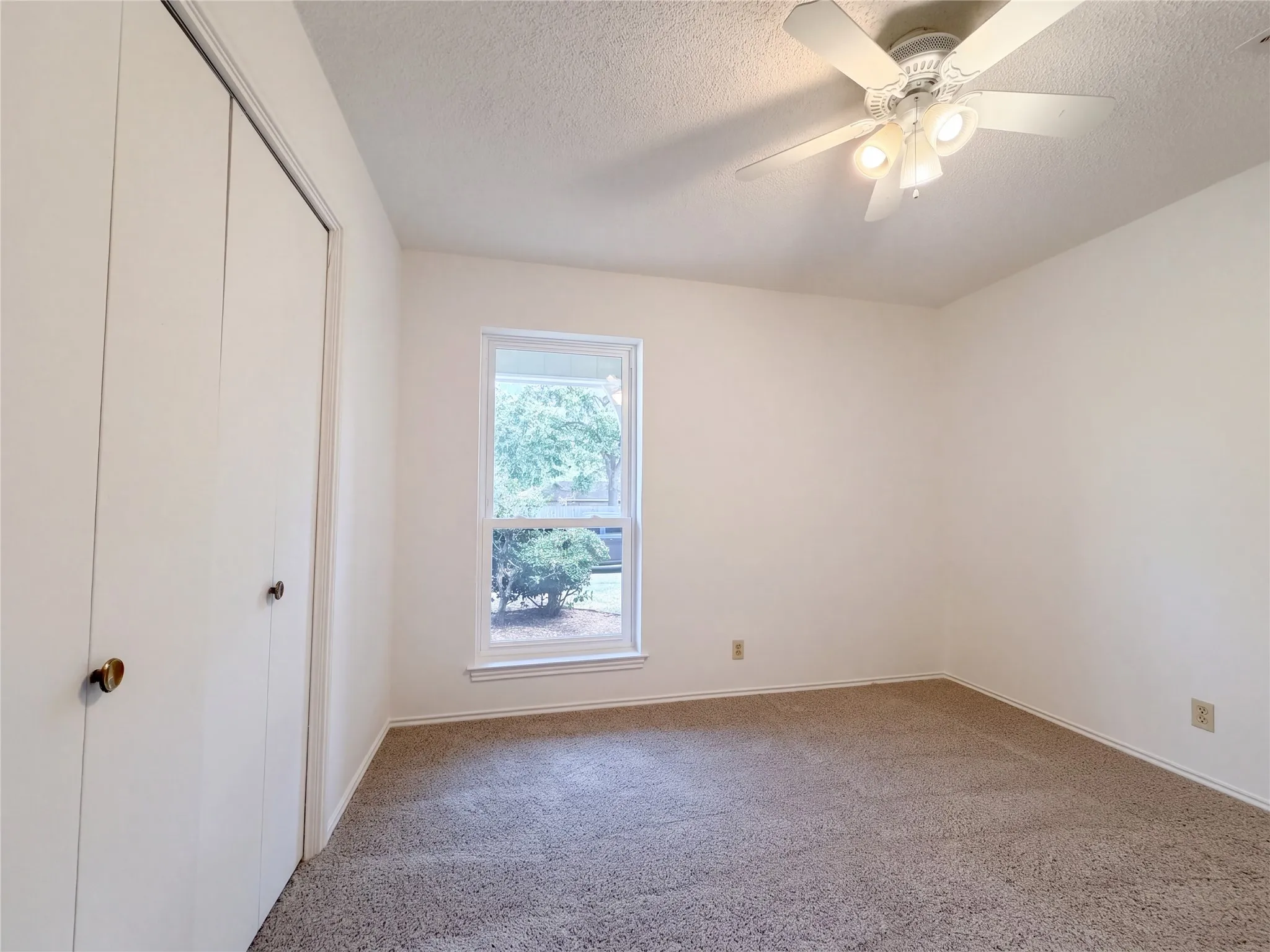 Single Family Residence For Sale in Tarrant County , 3606 Grissom Drive, Arlington, Texas 76016, 3 Bedroom, 2 Bathroom, 2 Garage spaces, 1,634 Sqft, built in 1978, mls#21396248, Real Estate Agent in Arlington, Homes For Sale in Tarrant county, Homes For Sale in Arlington, Realtor in Arlington Texas, Real Estate Brokerage Independent Realty Texas, Luminita Cordes Realtor