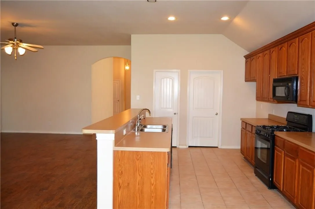 Single Family Residence For Sale in Collin County , 4309 Rancho Del Norte Trail, Mc Kinney, Texas 75070, 3 Bedroom, 2 Bathroom, 2 Garage spaces, 1,913 Sqft, built in 2005, mls#21394706, Real Estate Agent in Mc Kinney, Homes For Sale in Collin county, Homes For Sale in Mc Kinney, Realtor in Mc Kinney Texas, Real Estate Brokerage Independent Realty Texas, Luminita Cordes Realtor