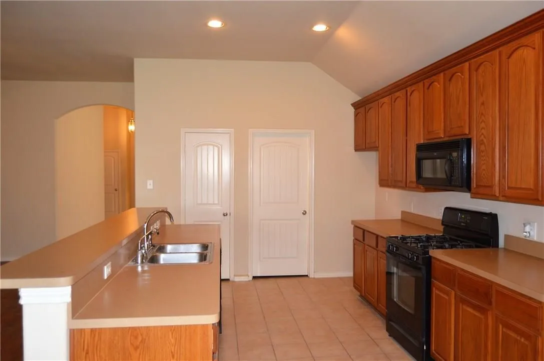 Single Family Residence For Sale in Collin County , 4309 Rancho Del Norte Trail, Mc Kinney, Texas 75070, 3 Bedroom, 2 Bathroom, 2 Garage spaces, 1,913 Sqft, built in 2005, mls#21394706, Real Estate Agent in Mc Kinney, Homes For Sale in Collin county, Homes For Sale in Mc Kinney, Realtor in Mc Kinney Texas, Real Estate Brokerage Independent Realty Texas, Luminita Cordes Realtor