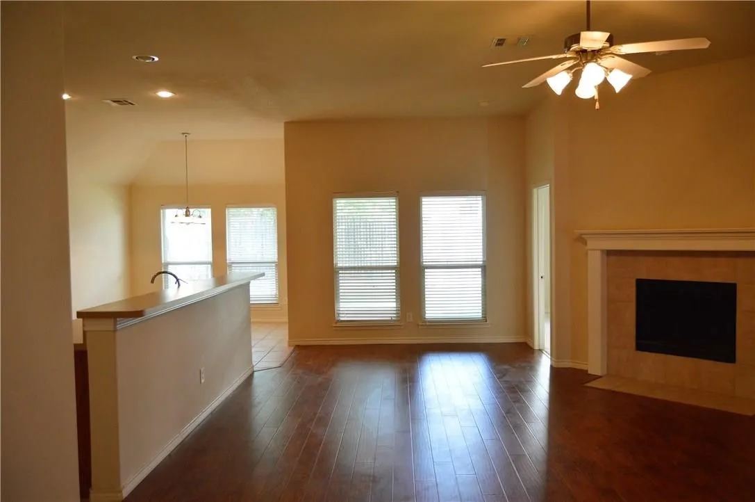 Single Family Residence For Sale in Collin County , 4309 Rancho Del Norte Trail, Mc Kinney, Texas 75070, 3 Bedroom, 2 Bathroom, 2 Garage spaces, 1,913 Sqft, built in 2005, mls#21394706, Real Estate Agent in Mc Kinney, Homes For Sale in Collin county, Homes For Sale in Mc Kinney, Realtor in Mc Kinney Texas, Real Estate Brokerage Independent Realty Texas, Luminita Cordes Realtor