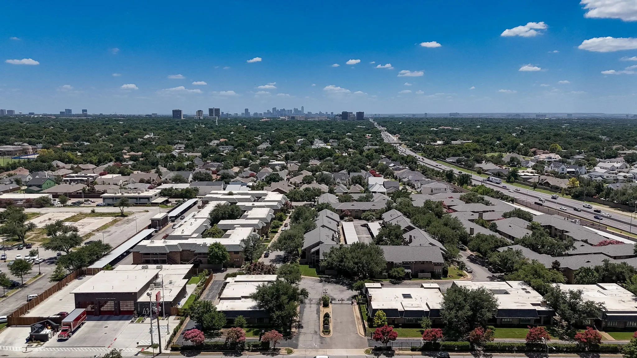 Condominium For Sale in Dallas County , 10719 Villager Road A, Dallas, Texas 75230, 2 Bedroom, 3 Bathroom, Garage spaces, 1,722 Sqft, built in 1969, mls#21392372, Real Estate Agent in Dallas, Homes For Sale in Dallas county, Homes For Sale in Dallas, Realtor in Dallas Texas, Real Estate Brokerage Independent Realty Texas, Luminita Cordes Realtor