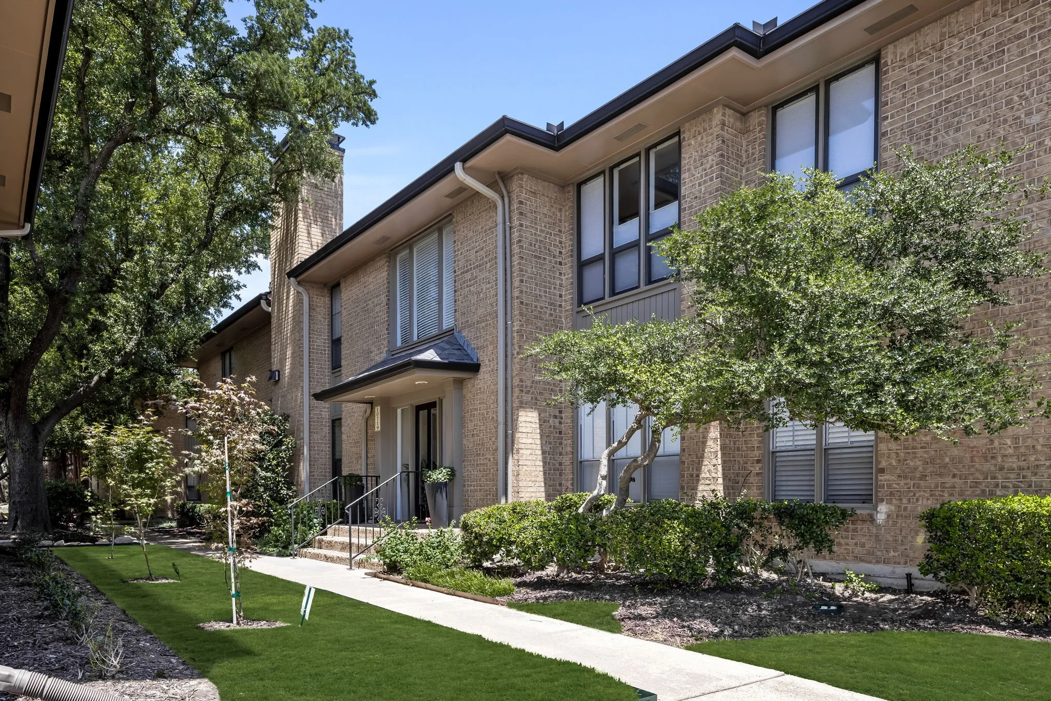 Condominium For Sale in Dallas County , 10719 Villager Road A, Dallas, Texas 75230, 2 Bedroom, 3 Bathroom, Garage spaces, 1,722 Sqft, built in 1969, mls#21392372, Real Estate Agent in Dallas, Homes For Sale in Dallas county, Homes For Sale in Dallas, Realtor in Dallas Texas, Real Estate Brokerage Independent Realty Texas, Luminita Cordes Realtor