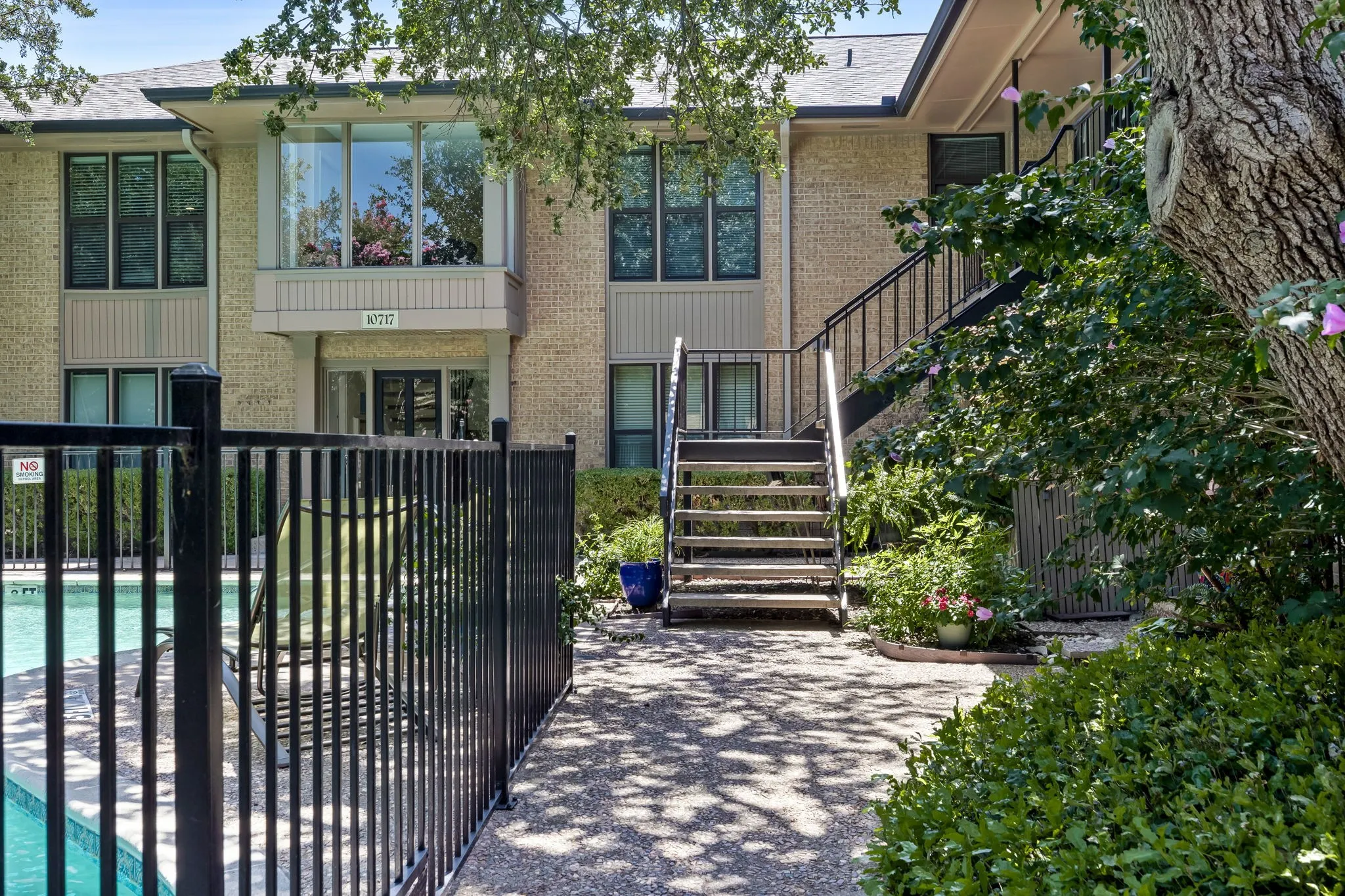 Condominium For Sale in Dallas County , 10719 Villager Road A, Dallas, Texas 75230, 2 Bedroom, 3 Bathroom, Garage spaces, 1,722 Sqft, built in 1969, mls#21392372, Real Estate Agent in Dallas, Homes For Sale in Dallas county, Homes For Sale in Dallas, Realtor in Dallas Texas, Real Estate Brokerage Independent Realty Texas, Luminita Cordes Realtor