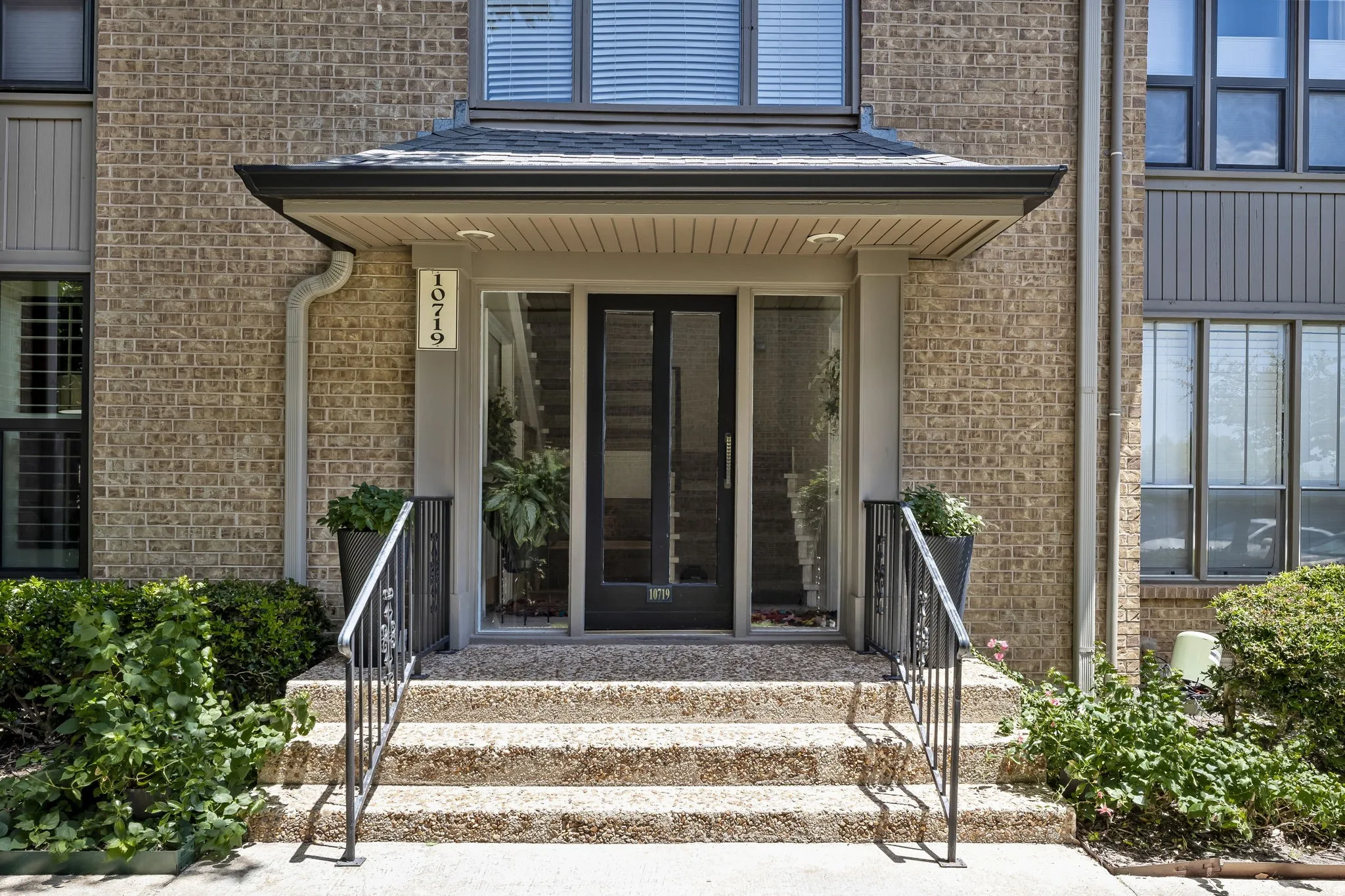 Condominium For Sale in Dallas County , 10719 Villager Road A, Dallas, Texas 75230, 2 Bedroom, 3 Bathroom, Garage spaces, 1,722 Sqft, built in 1969, mls#21392372, Real Estate Agent in Dallas, Homes For Sale in Dallas county, Homes For Sale in Dallas, Realtor in Dallas Texas, Real Estate Brokerage Independent Realty Texas, Luminita Cordes Realtor