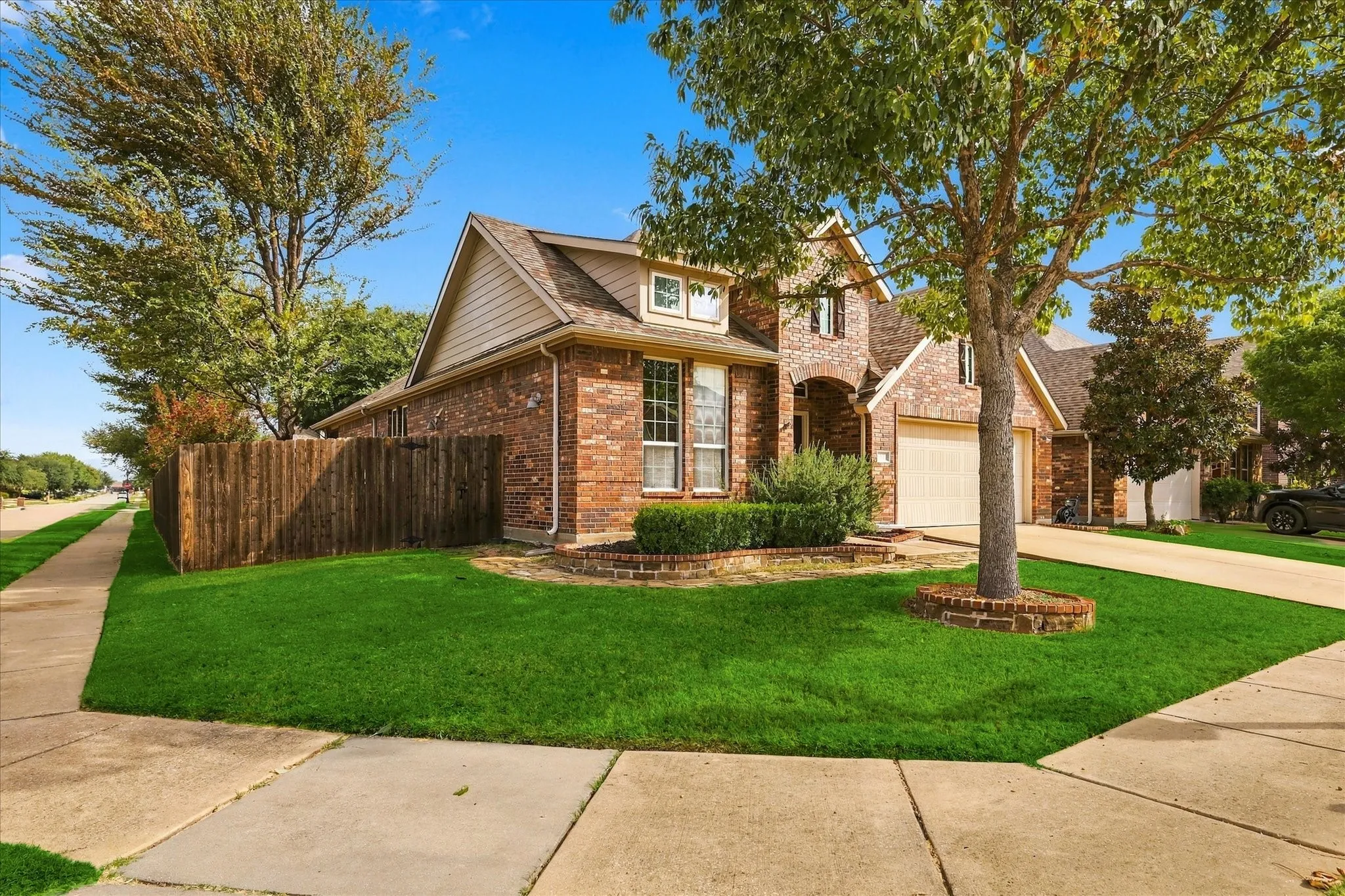 Single Family Residence For Sale in Collin County , 10880 Sedalia Drive, Mc Kinney, Texas 75072, 3 Bedroom, 2 Bathroom, 2 Garage spaces, 2,018 Sqft, built in 2013, mls#21393406, Real Estate Agent in Mc Kinney, Homes For Sale in Collin county, Homes For Sale in Mc Kinney, Realtor in Mc Kinney Texas, Real Estate Brokerage Independent Realty Texas, Luminita Cordes Realtor