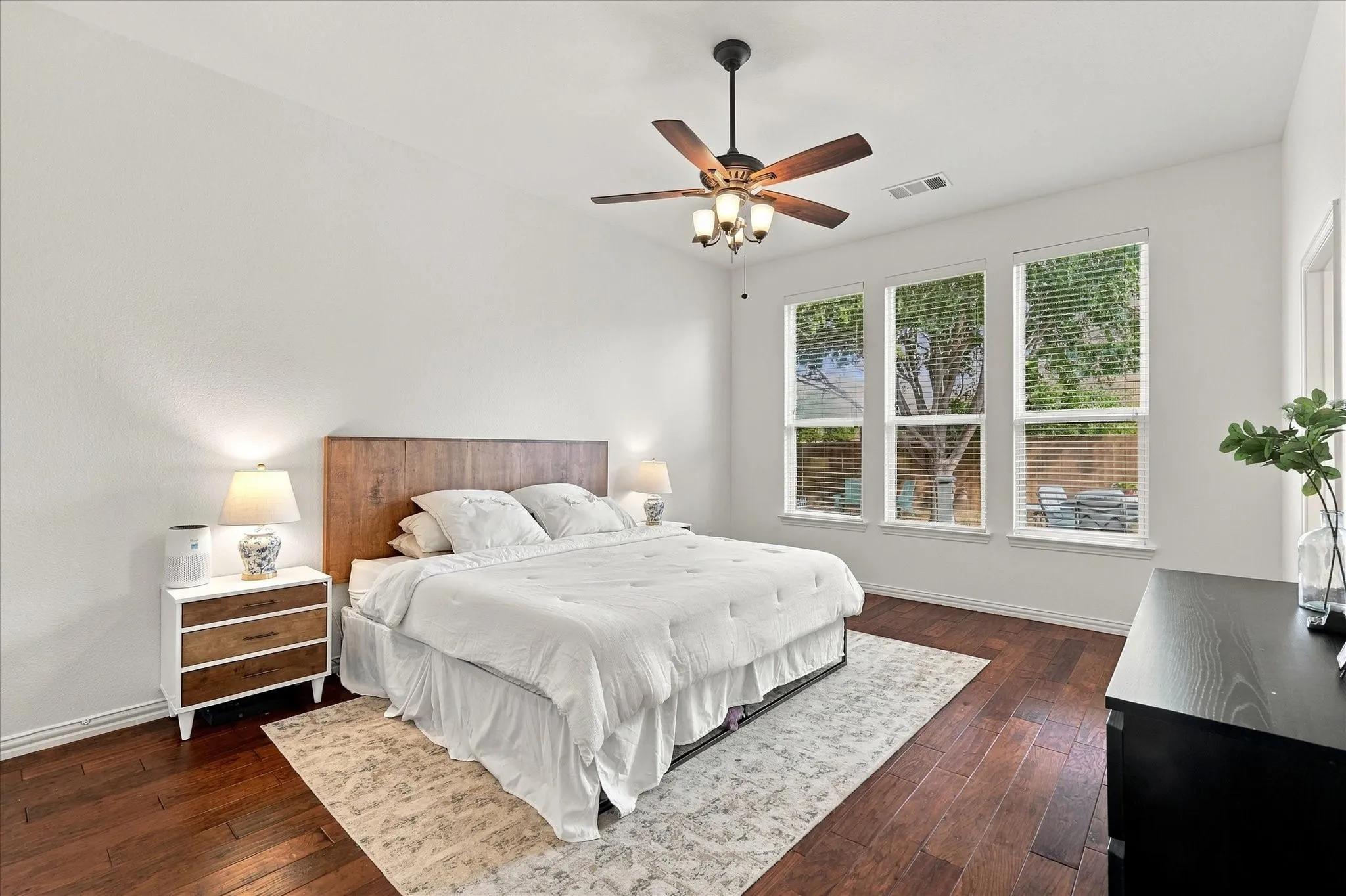 Single Family Residence For Sale in Collin County , 10880 Sedalia Drive, Mc Kinney, Texas 75072, 3 Bedroom, 2 Bathroom, 2 Garage spaces, 2,018 Sqft, built in 2013, mls#21393406, Real Estate Agent in Mc Kinney, Homes For Sale in Collin county, Homes For Sale in Mc Kinney, Realtor in Mc Kinney Texas, Real Estate Brokerage Independent Realty Texas, Luminita Cordes Realtor