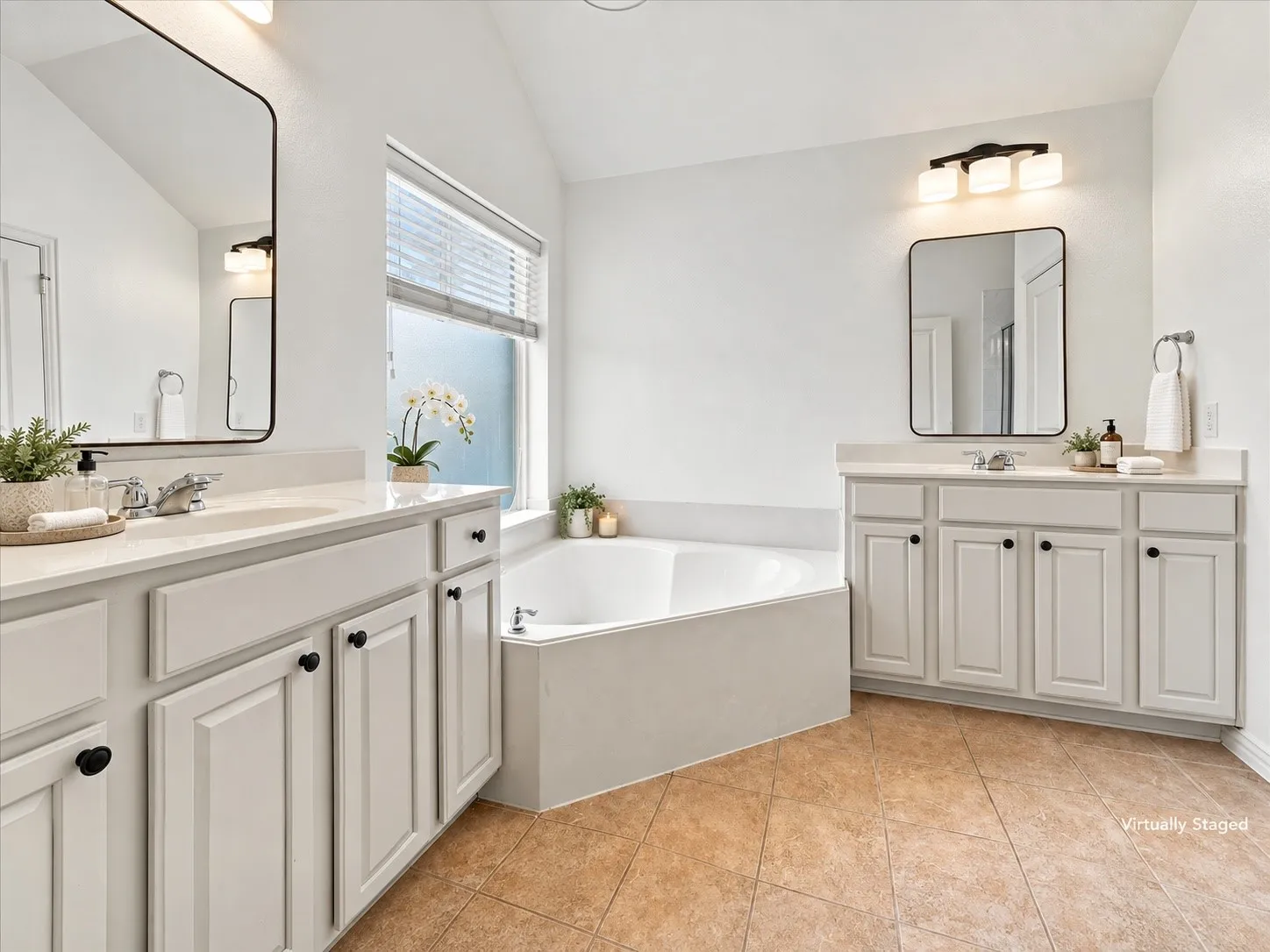 Single Family Residence For Sale in Collin County , 10880 Sedalia Drive, Mc Kinney, Texas 75072, 3 Bedroom, 2 Bathroom, 2 Garage spaces, 2,018 Sqft, built in 2013, mls#21393406, Real Estate Agent in Mc Kinney, Homes For Sale in Collin county, Homes For Sale in Mc Kinney, Realtor in Mc Kinney Texas, Real Estate Brokerage Independent Realty Texas, Luminita Cordes Realtor