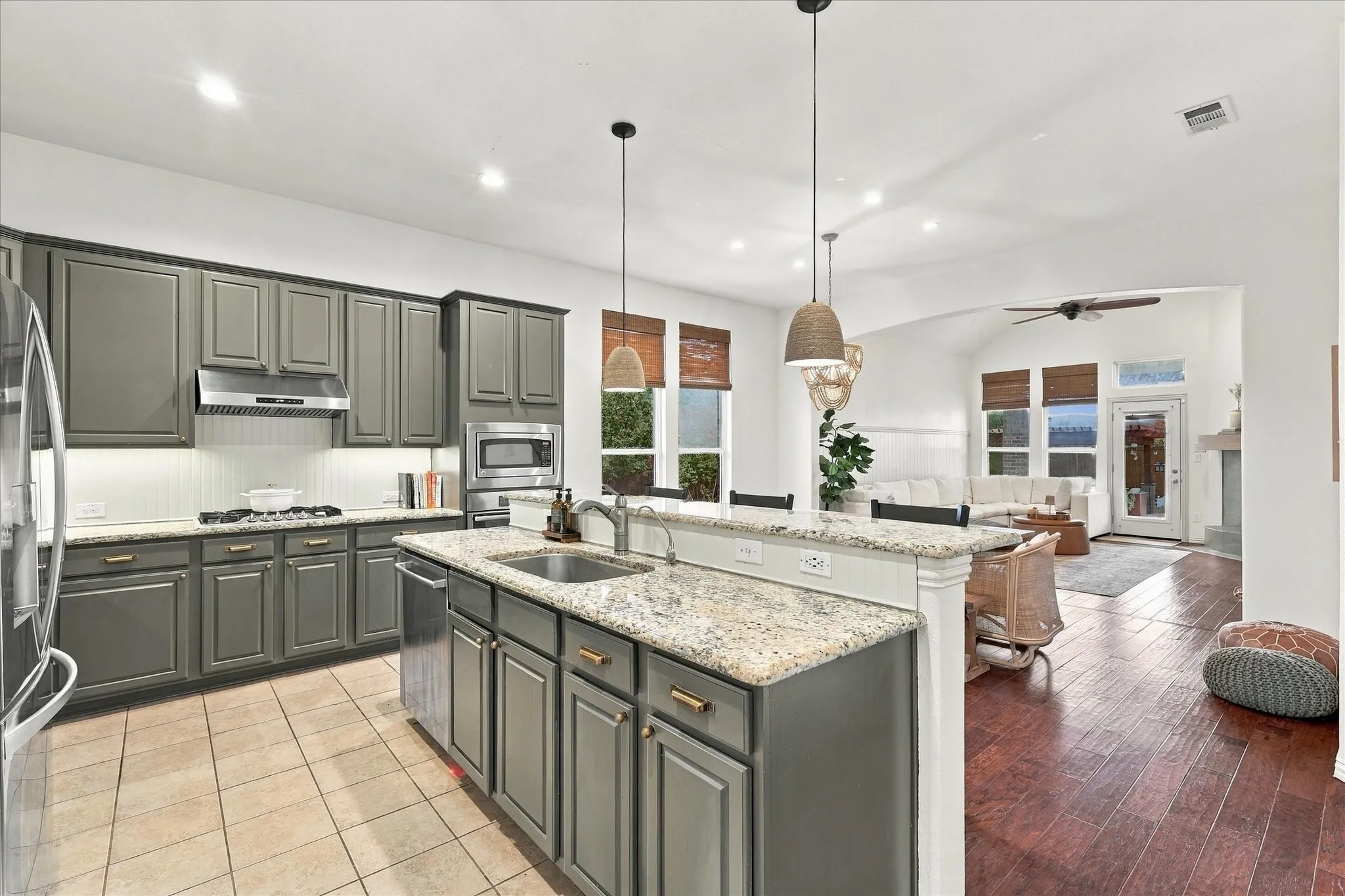 Single Family Residence For Sale in Collin County , 10880 Sedalia Drive, Mc Kinney, Texas 75072, 3 Bedroom, 2 Bathroom, 2 Garage spaces, 2,018 Sqft, built in 2013, mls#21393406, Real Estate Agent in Mc Kinney, Homes For Sale in Collin county, Homes For Sale in Mc Kinney, Realtor in Mc Kinney Texas, Real Estate Brokerage Independent Realty Texas, Luminita Cordes Realtor