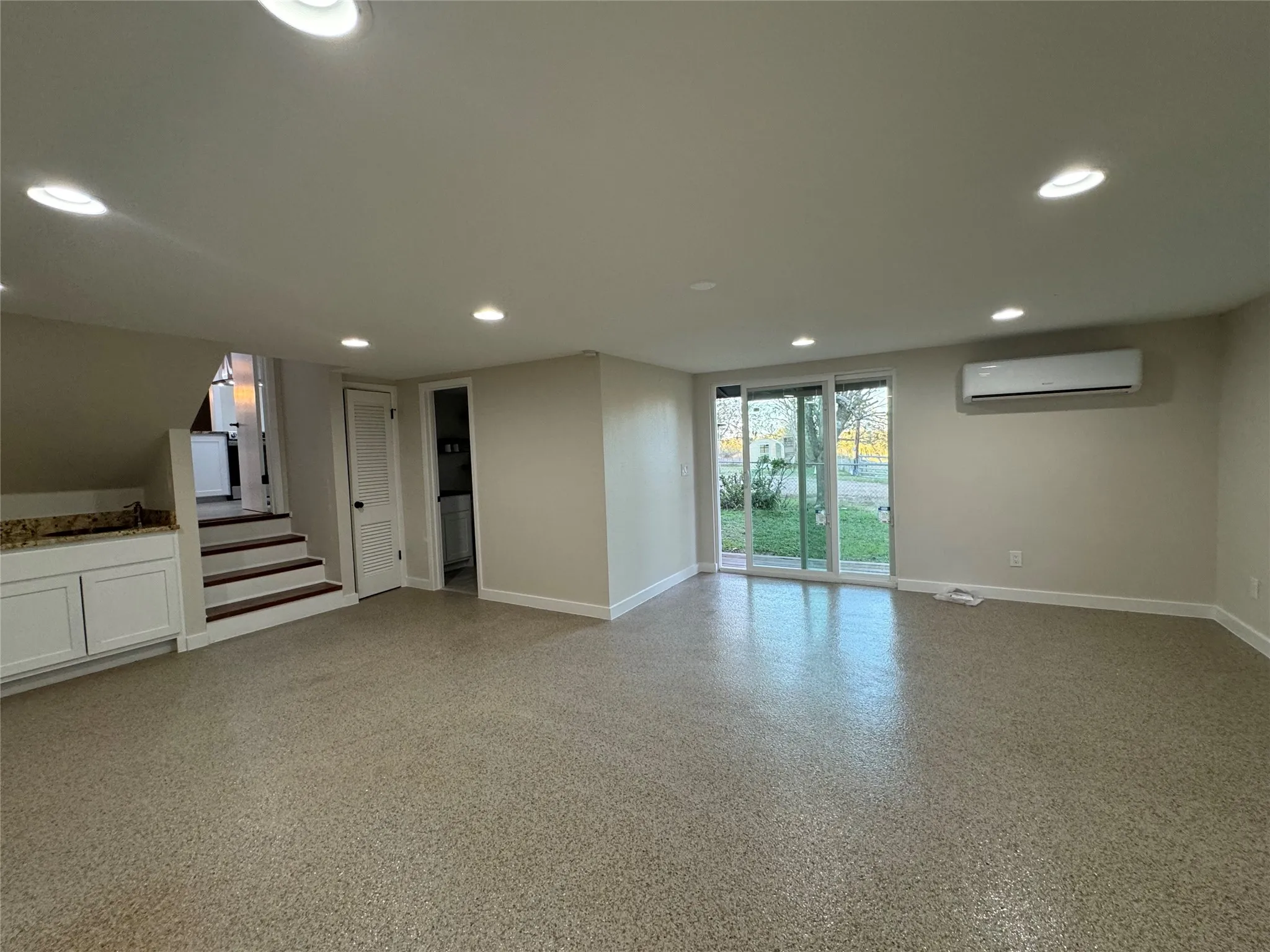 Single Family Residence For Sale in Hamilton County , 915 Old stephenville road, Hico, Texas 76457, 4 Bedroom, 2 Bathroom, Garage spaces, 2,500 Sqft, built in 1950, mls#21396585, Real Estate Agent in Hico, Homes For Sale in Hamilton county, Homes For Sale in Hico, Realtor in Hico Texas, Real Estate Brokerage Independent Realty Texas, Luminita Cordes Realtor
