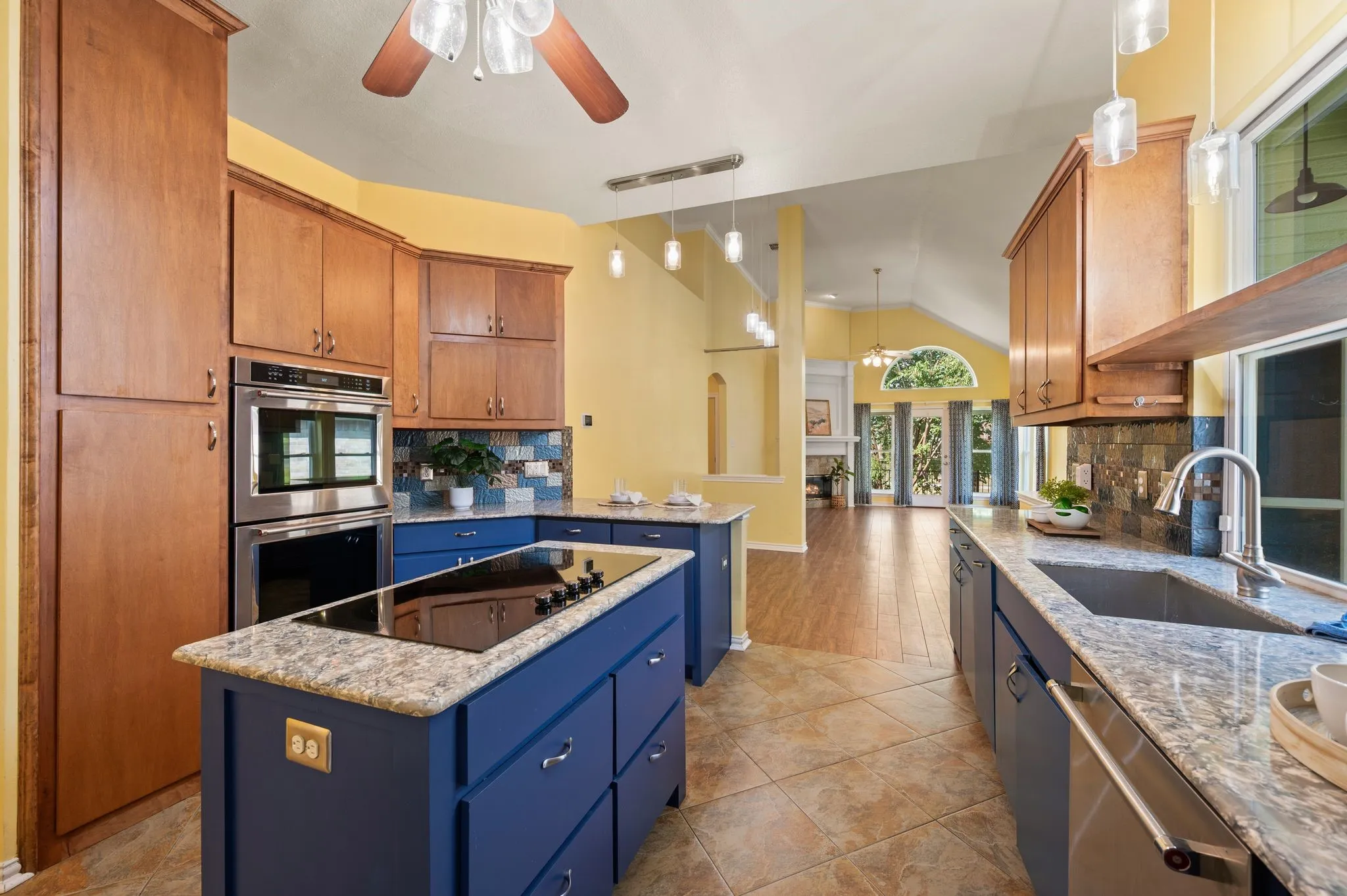 Single Family Residence For Sale in Tarrant County , 2233 Wembley Wood Lane, Bedford, Texas 76022, 3 Bedroom, 2 Bathroom, 2 Garage spaces, 1,538 Sqft, built in 1997, mls#21390278, Real Estate Agent in Bedford, Homes For Sale in Tarrant county, Homes For Sale in Bedford, Realtor in Bedford Texas, Real Estate Brokerage Independent Realty Texas, Luminita Cordes Realtor