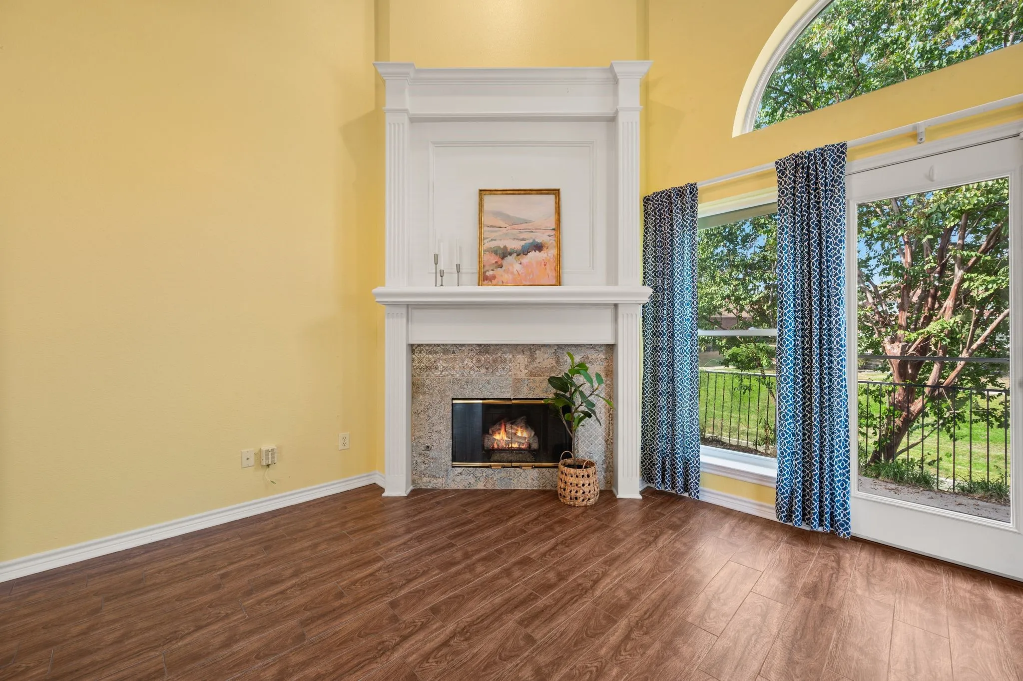 Single Family Residence For Sale in Tarrant County , 2233 Wembley Wood Lane, Bedford, Texas 76022, 3 Bedroom, 2 Bathroom, 2 Garage spaces, 1,538 Sqft, built in 1997, mls#21390278, Real Estate Agent in Bedford, Homes For Sale in Tarrant county, Homes For Sale in Bedford, Realtor in Bedford Texas, Real Estate Brokerage Independent Realty Texas, Luminita Cordes Realtor