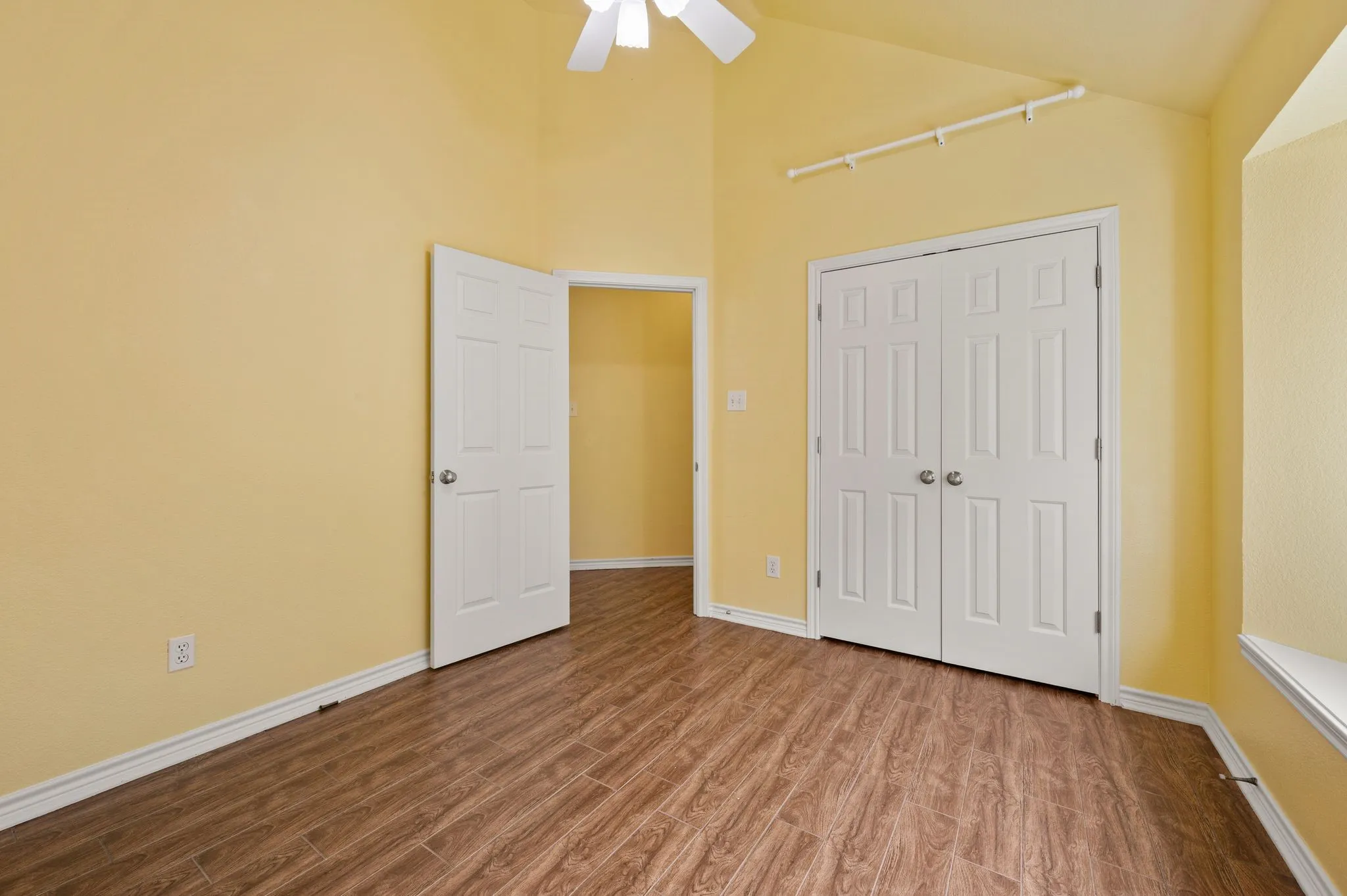 Single Family Residence For Sale in Tarrant County , 2233 Wembley Wood Lane, Bedford, Texas 76022, 3 Bedroom, 2 Bathroom, 2 Garage spaces, 1,538 Sqft, built in 1997, mls#21390278, Real Estate Agent in Bedford, Homes For Sale in Tarrant county, Homes For Sale in Bedford, Realtor in Bedford Texas, Real Estate Brokerage Independent Realty Texas, Luminita Cordes Realtor