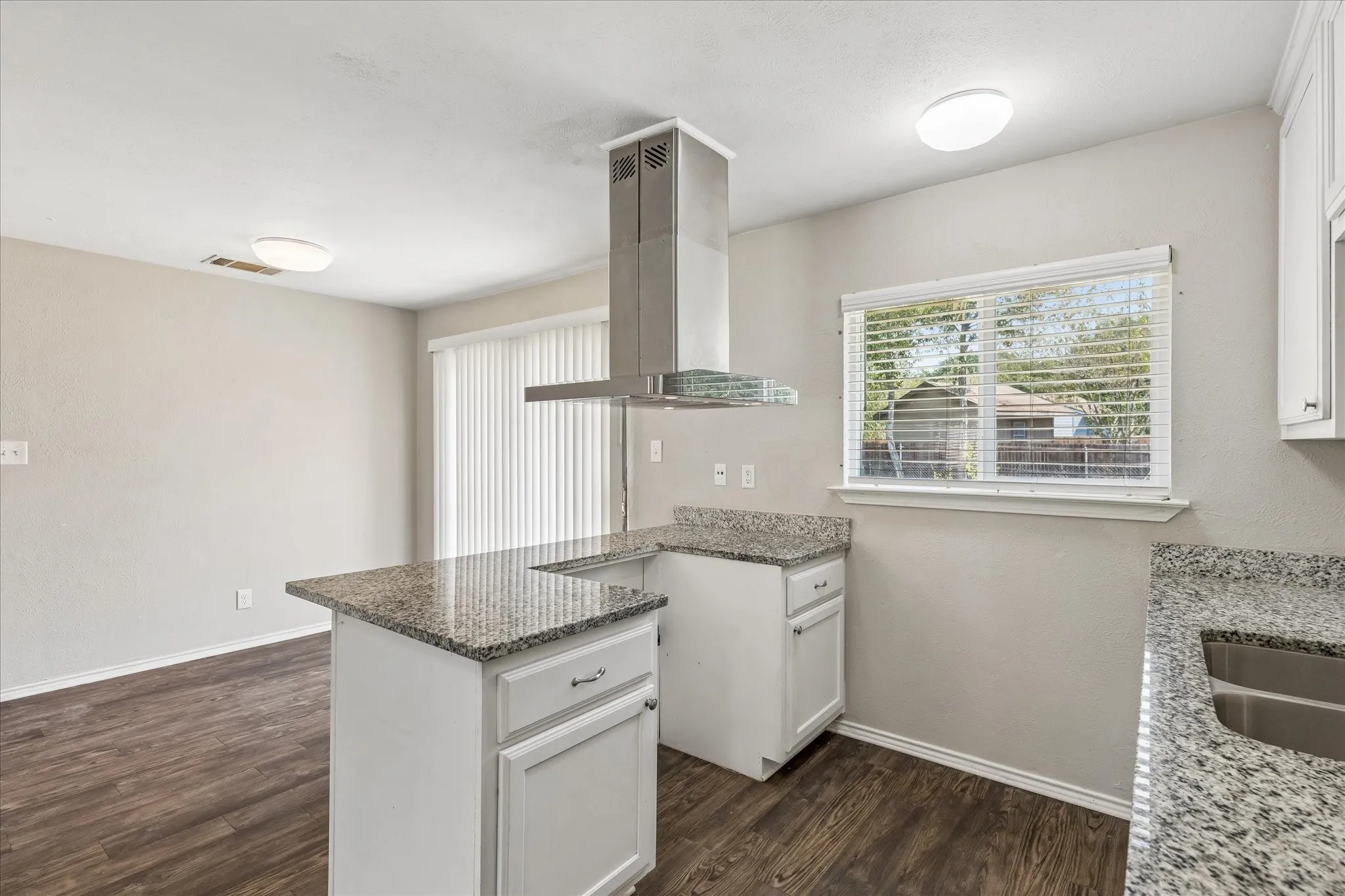 Single Family Residence For Sale in Tarrant County , 2413 Navasota Circle, Fort Worth, Texas 76131, 2 Bedroom, 1 Bathroom, 1 Garage spaces, 1,113 Sqft, built in 1980, mls#21394369, Real Estate Agent in Fort Worth, Homes For Sale in Tarrant county, Homes For Sale in Fort Worth, Realtor in Fort Worth Texas, Real Estate Brokerage Independent Realty Texas, Luminita Cordes Realtor