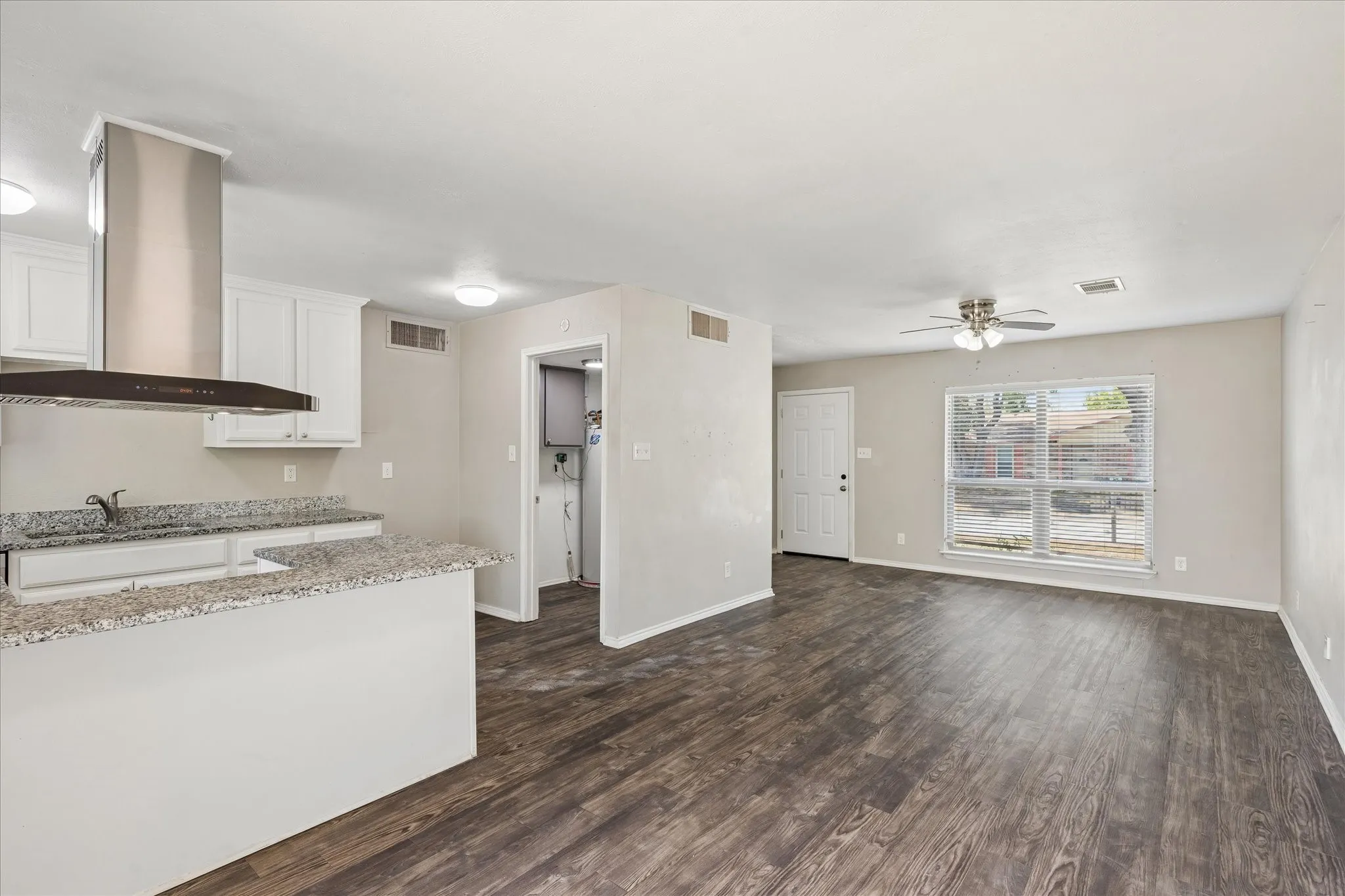 Single Family Residence For Sale in Tarrant County , 2413 Navasota Circle, Fort Worth, Texas 76131, 2 Bedroom, 1 Bathroom, 1 Garage spaces, 1,113 Sqft, built in 1980, mls#21394369, Real Estate Agent in Fort Worth, Homes For Sale in Tarrant county, Homes For Sale in Fort Worth, Realtor in Fort Worth Texas, Real Estate Brokerage Independent Realty Texas, Luminita Cordes Realtor