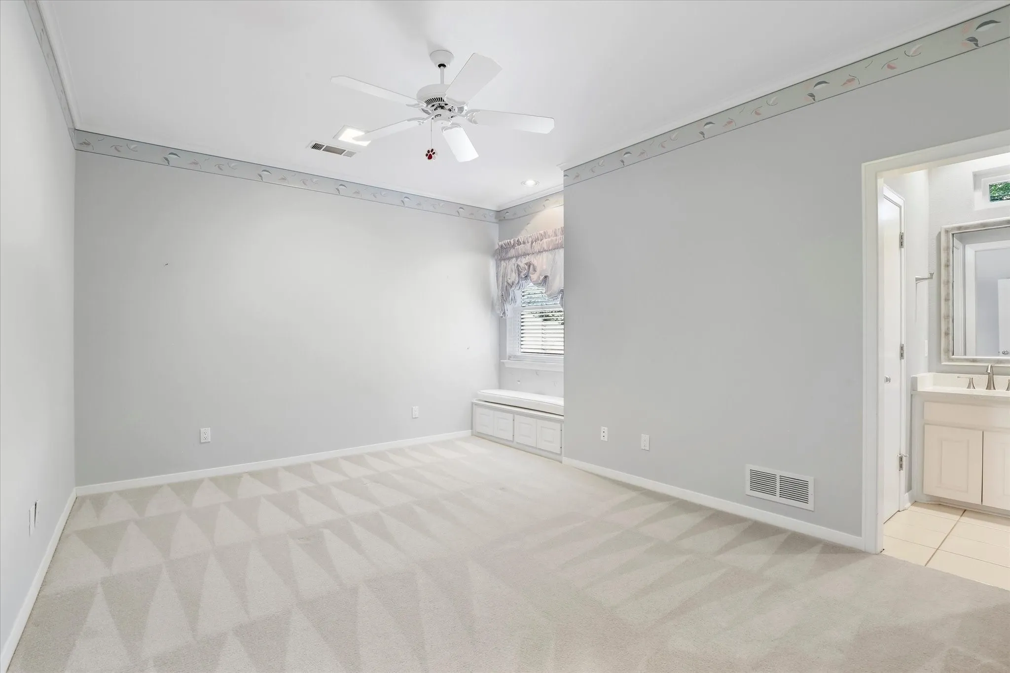 Large secondary bedroom on the 2nd floor.