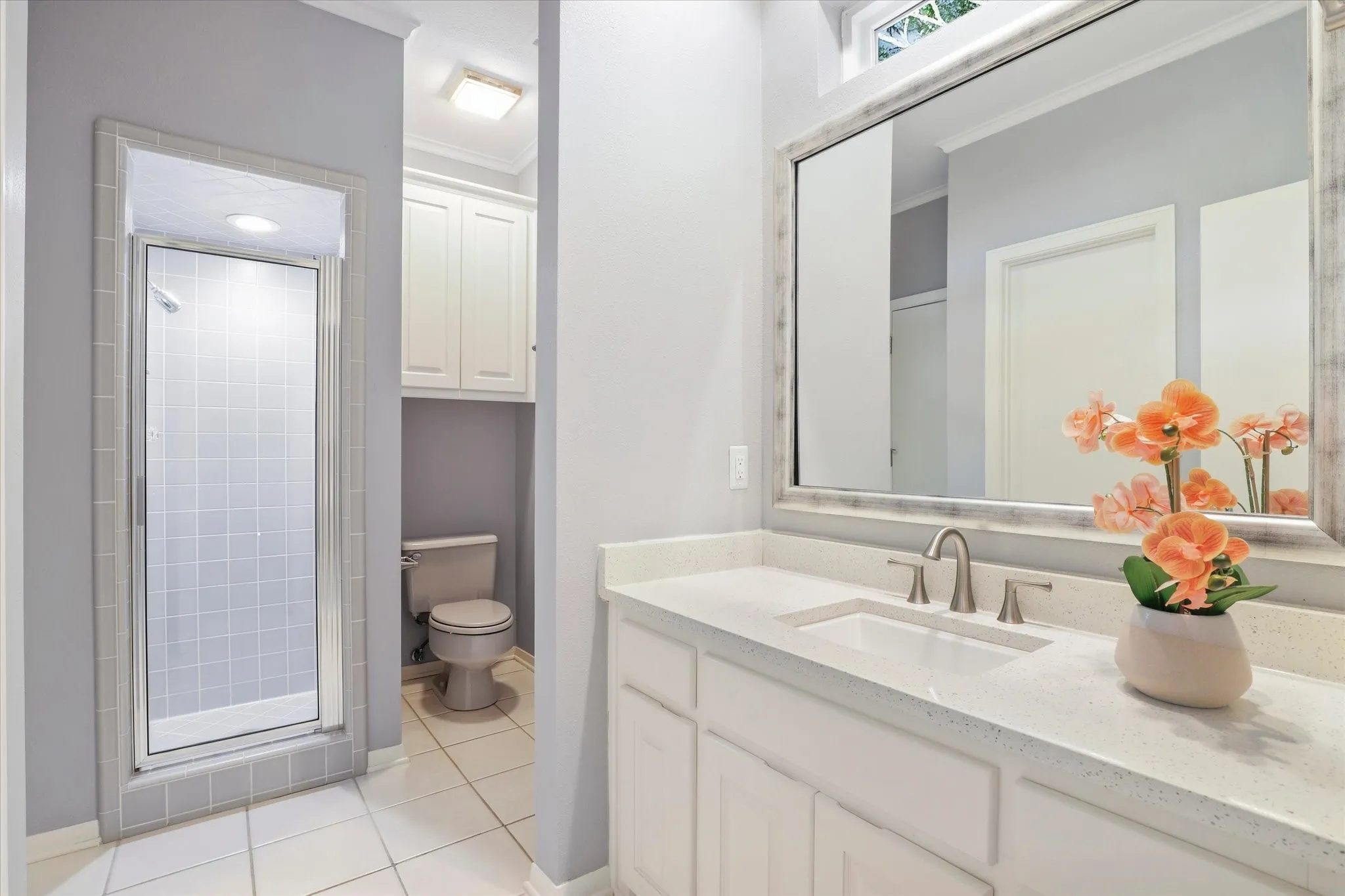 Second bathroom upstairs.