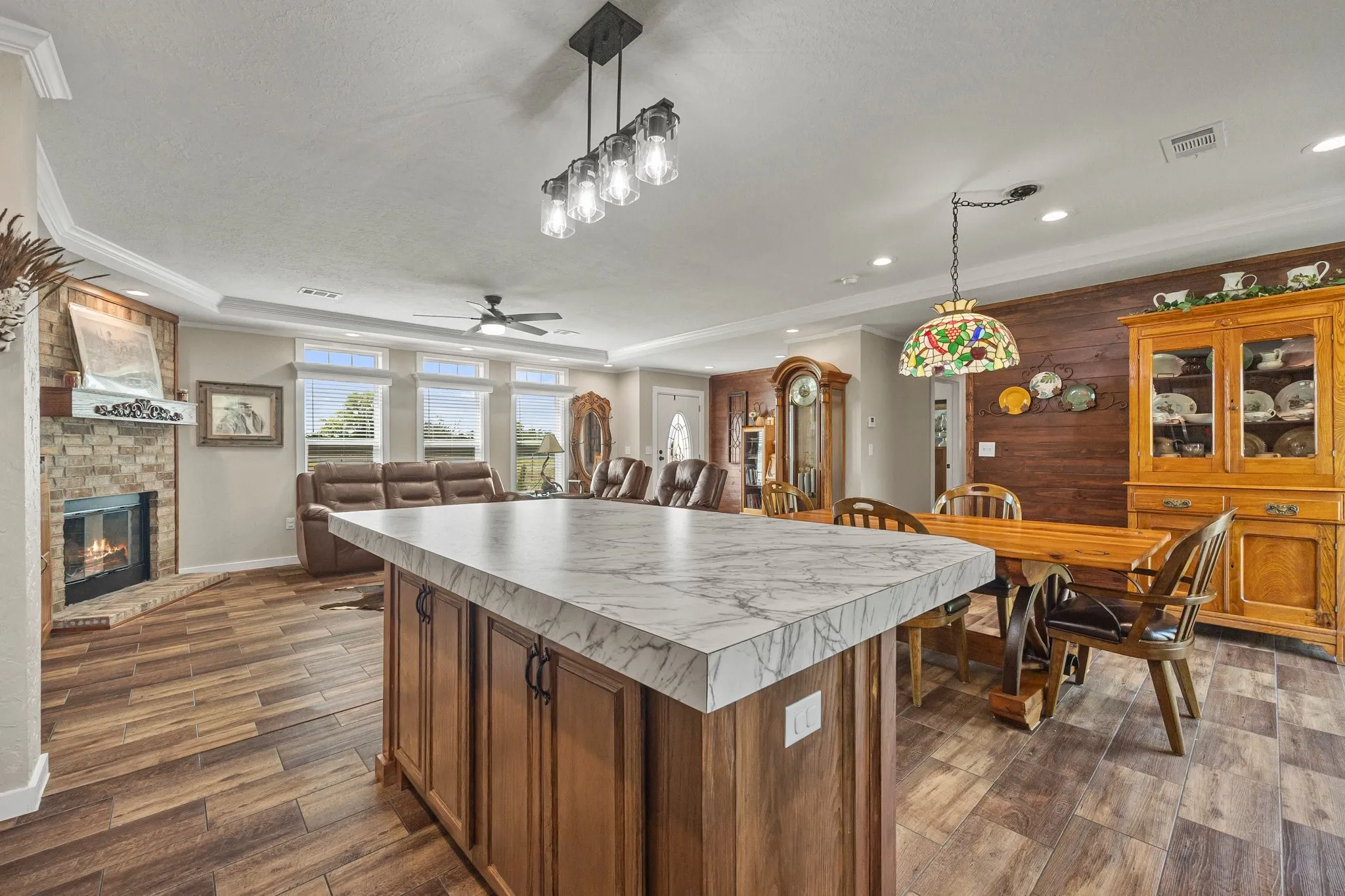 Manufactured Home For Sale in Hunt County , 3258 E I-30, Greenville, Texas 75402, 3 Bedroom, 3 Bathroom, Garage spaces, 1,786 Sqft, built in 2025, mls#21387601, Real Estate Agent in Greenville, Homes For Sale in Hunt county, Homes For Sale in Greenville, Realtor in Greenville Texas, Real Estate Brokerage Independent Realty Texas, Luminita Cordes Realtor