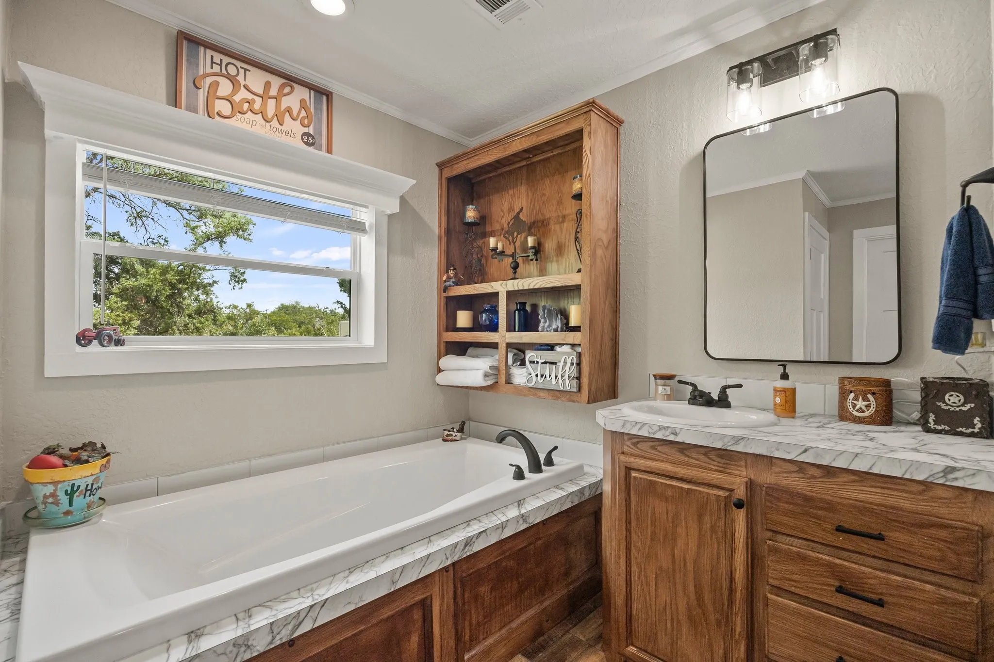 Manufactured Home For Sale in Hunt County , 3258 E I-30, Greenville, Texas 75402, 3 Bedroom, 3 Bathroom, Garage spaces, 1,786 Sqft, built in 2025, mls#21387601, Real Estate Agent in Greenville, Homes For Sale in Hunt county, Homes For Sale in Greenville, Realtor in Greenville Texas, Real Estate Brokerage Independent Realty Texas, Luminita Cordes Realtor