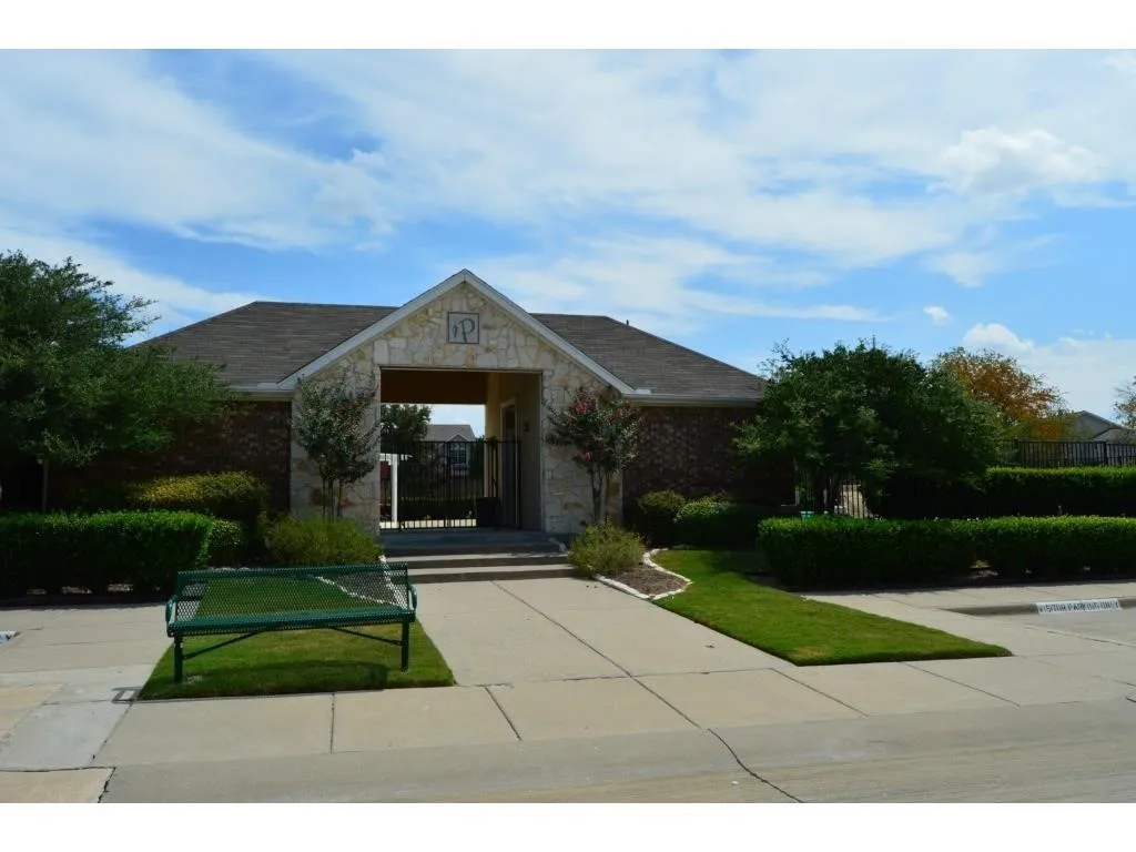 Townhouse For Sale in Collin County , 8605 Brunswick Drive, Plano, Texas 75024, 2 Bedroom, 2 Bathroom, 2 Garage spaces, 1,597 Sqft, built in 2004, mls#21394708, Real Estate Agent in Plano, Homes For Sale in Collin county, Homes For Sale in Plano, Realtor in Plano Texas, Real Estate Brokerage Independent Realty Texas, Luminita Cordes Realtor