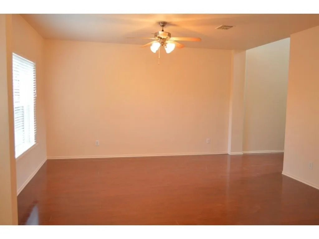 Townhouse For Sale in Collin County , 8605 Brunswick Drive, Plano, Texas 75024, 2 Bedroom, 2 Bathroom, 2 Garage spaces, 1,597 Sqft, built in 2004, mls#21394708, Real Estate Agent in Plano, Homes For Sale in Collin county, Homes For Sale in Plano, Realtor in Plano Texas, Real Estate Brokerage Independent Realty Texas, Luminita Cordes Realtor